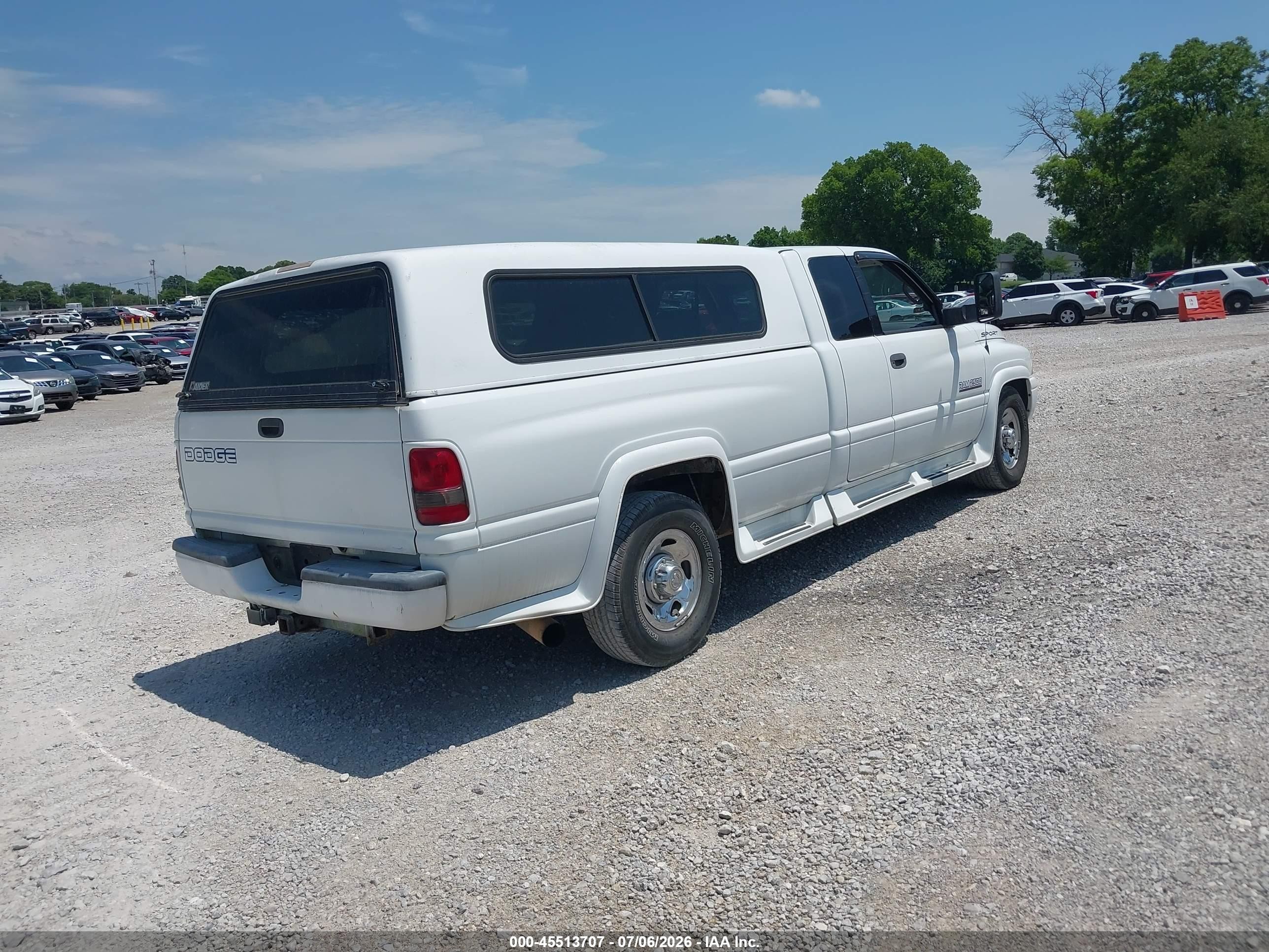 1999 Dodge Ram 2500 St White vin: 1B7KC2367XJ560064