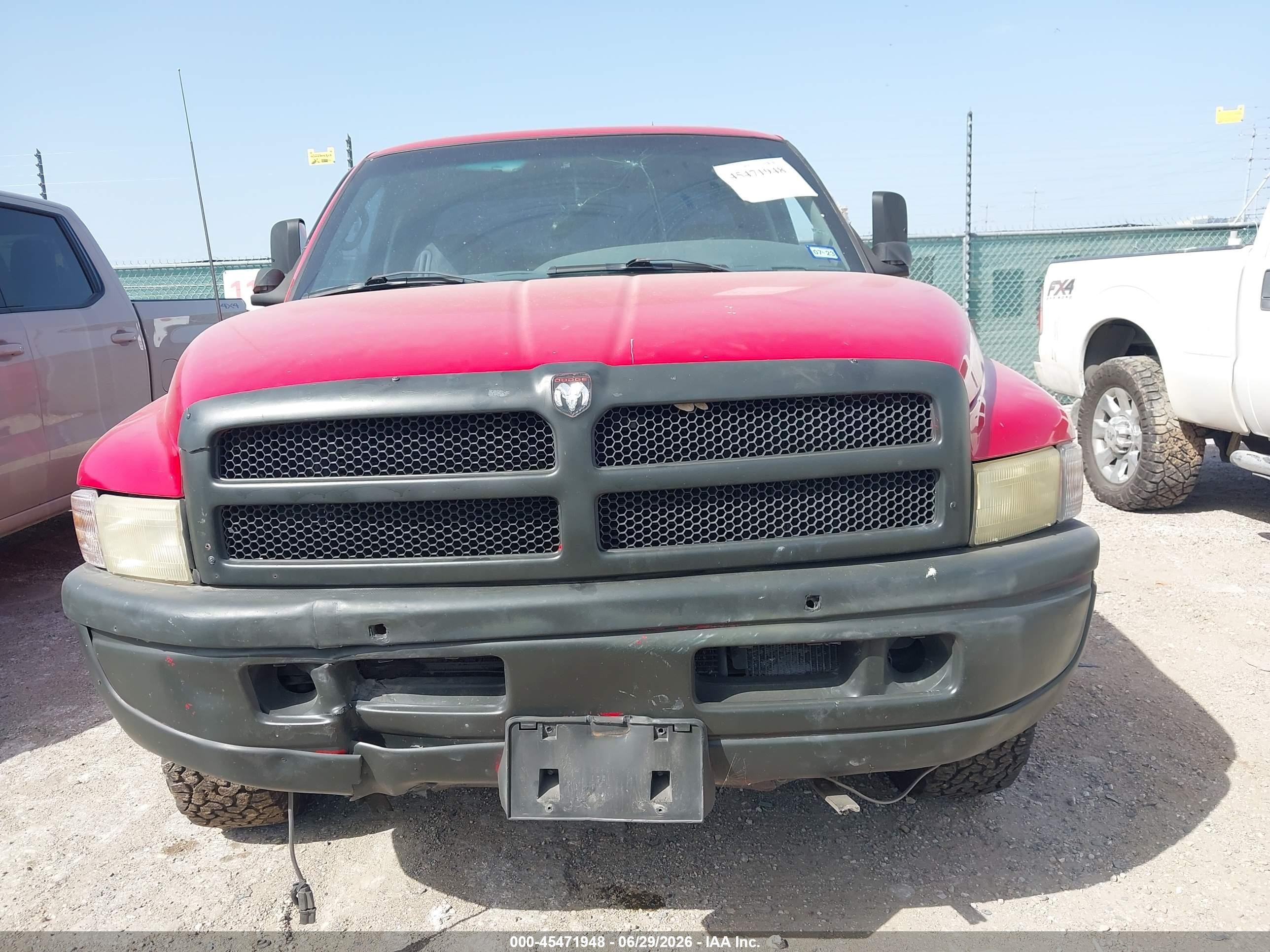 1998 Dodge Ram 2500 St Red vin: 1B7KC2368WJ256272