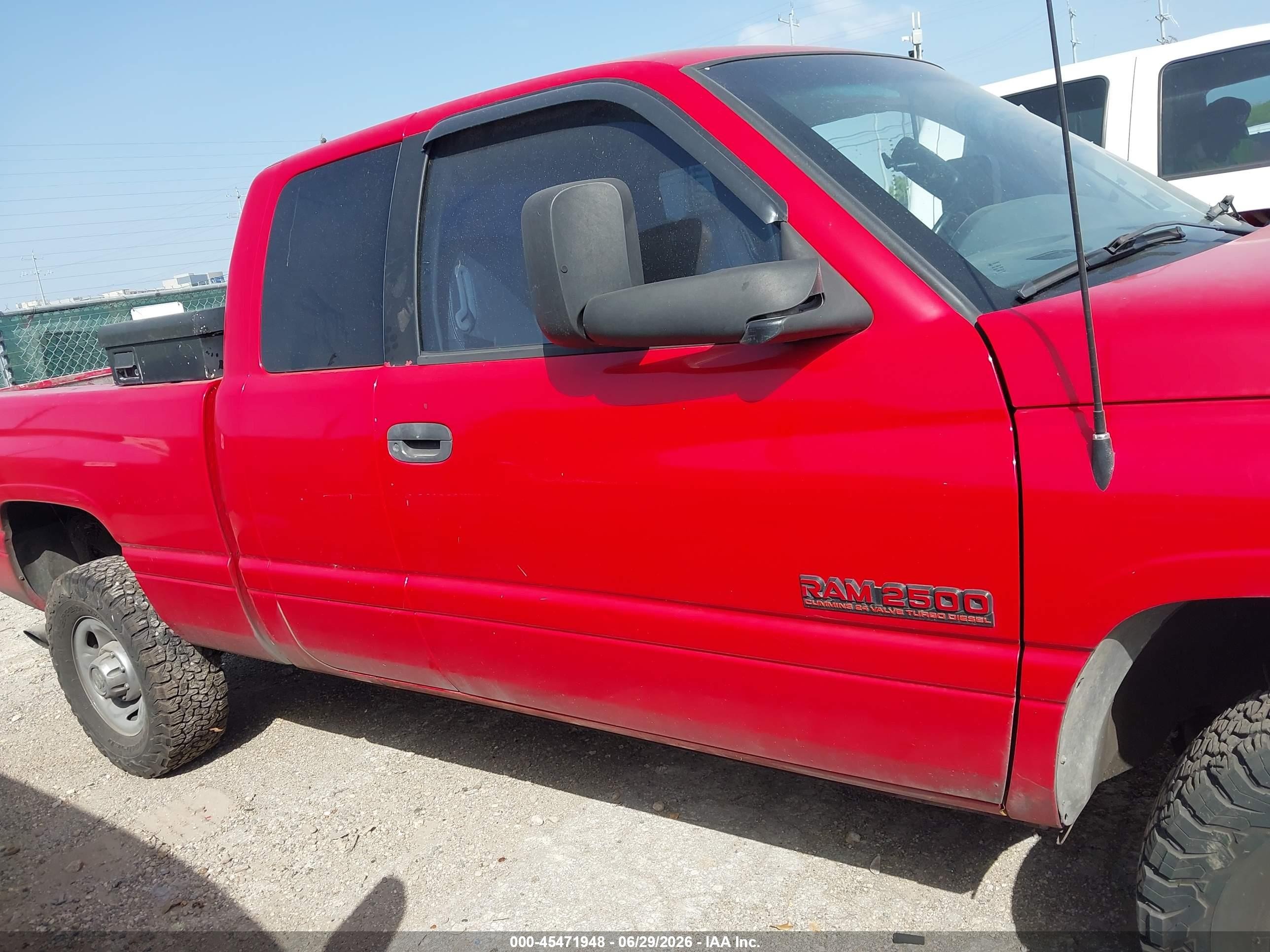 1998 Dodge Ram 2500 St Red vin: 1B7KC2368WJ256272