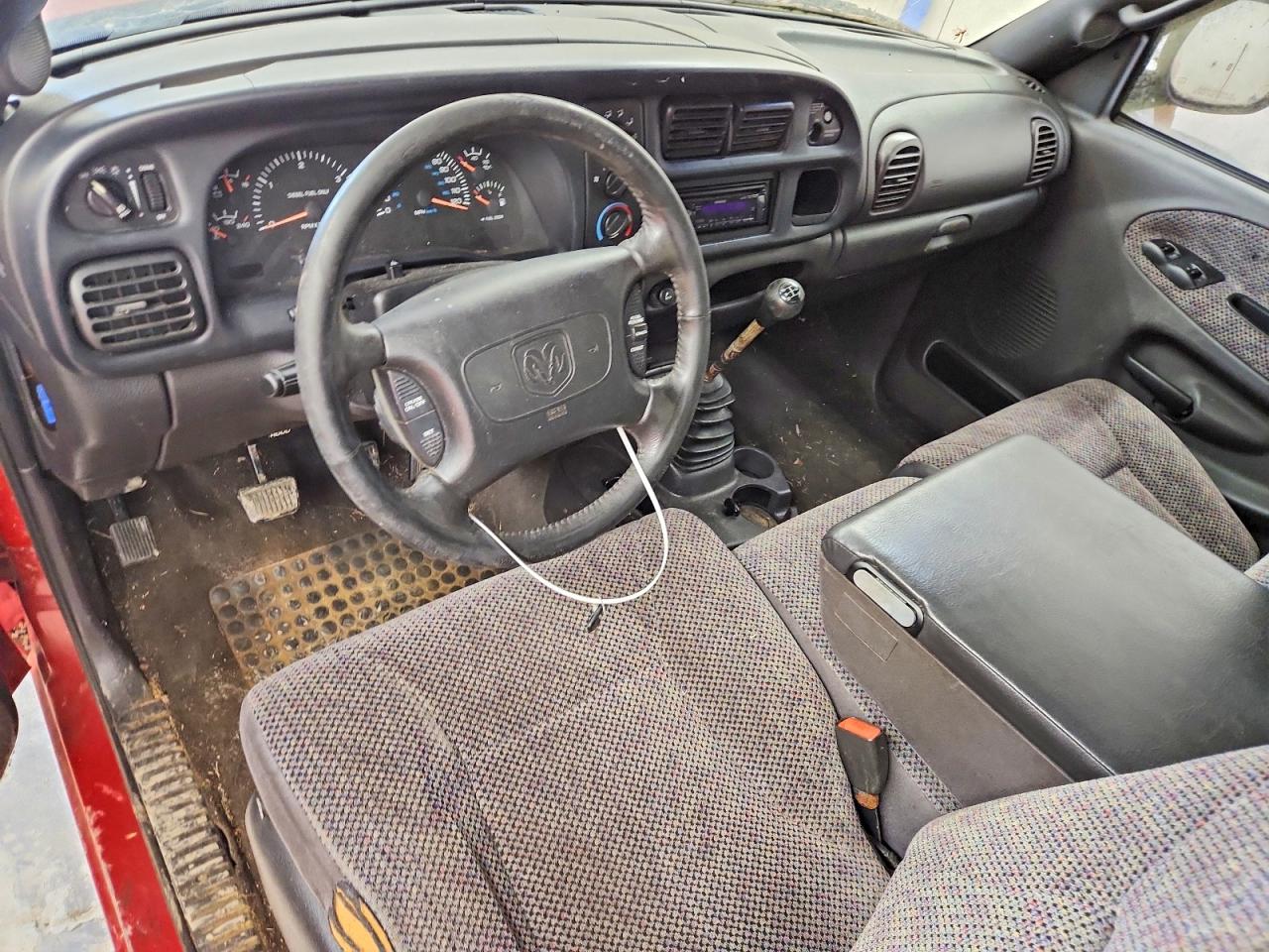 1999 Dodge Ram 2500 Red vin: 1B7KC2368XJ529440
