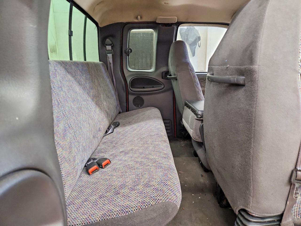 1999 Dodge Ram 2500 Red vin: 1B7KC2368XJ529440