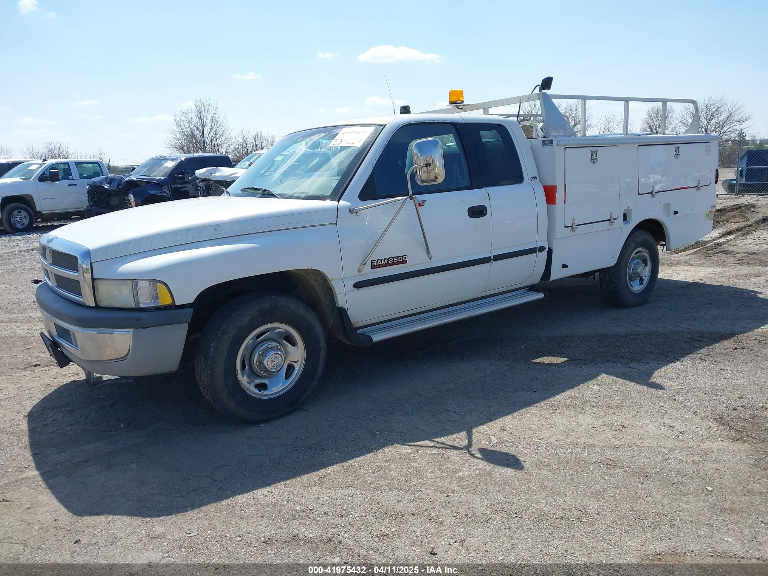 1999 Dodge Ram 2500 St White vin: 1B7KC2368XJ544410
