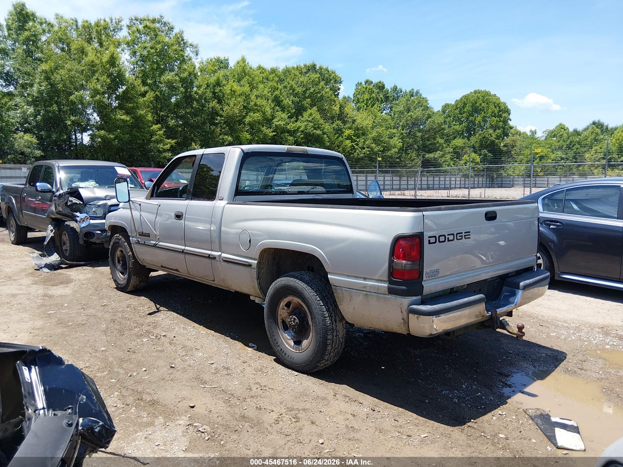 1998 Dodge Ram 2500 St Silver vin: 1B7KC2369WJ203161