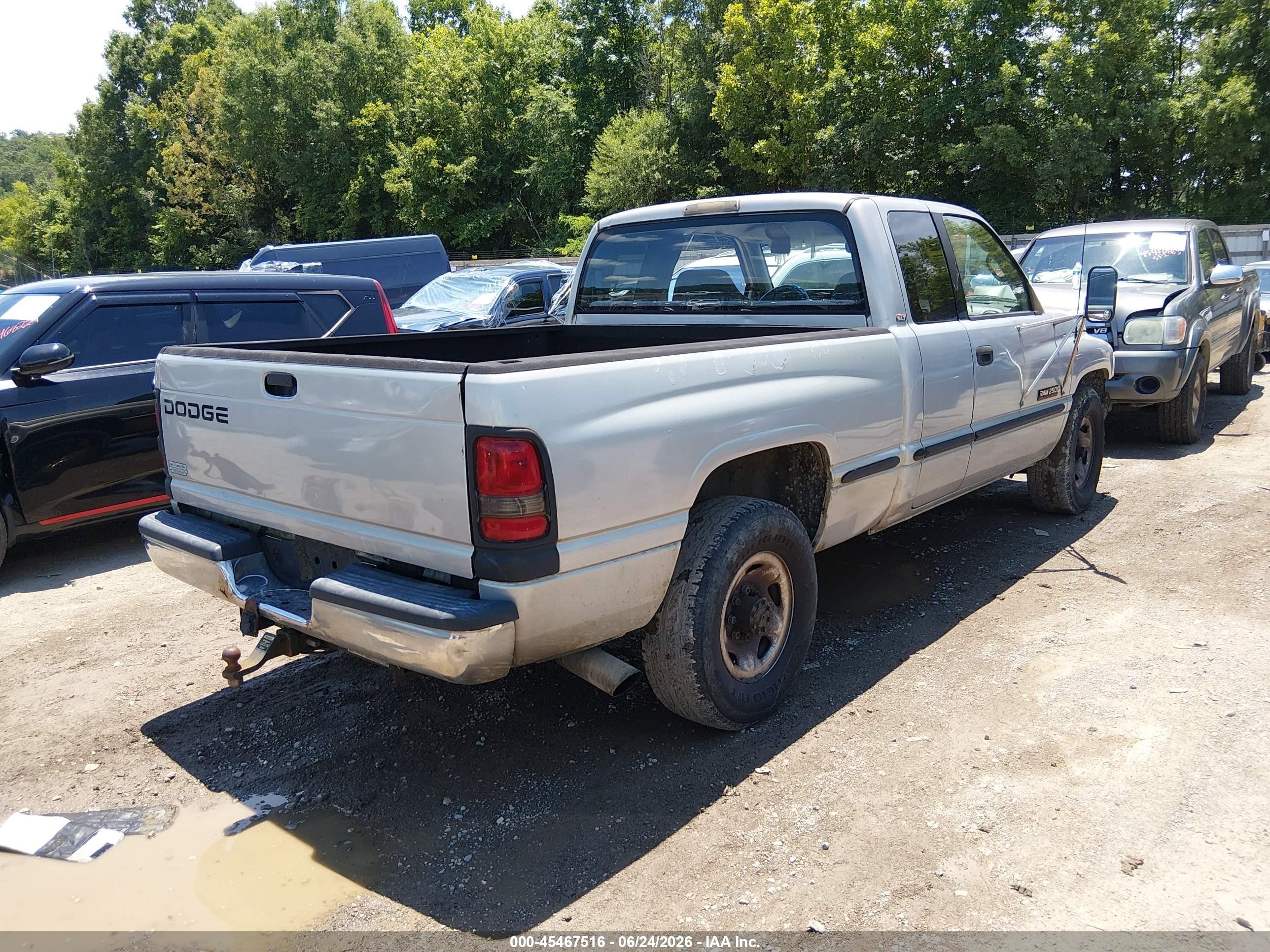 1998 Dodge Ram 2500 St Silver vin: 1B7KC2369WJ203161