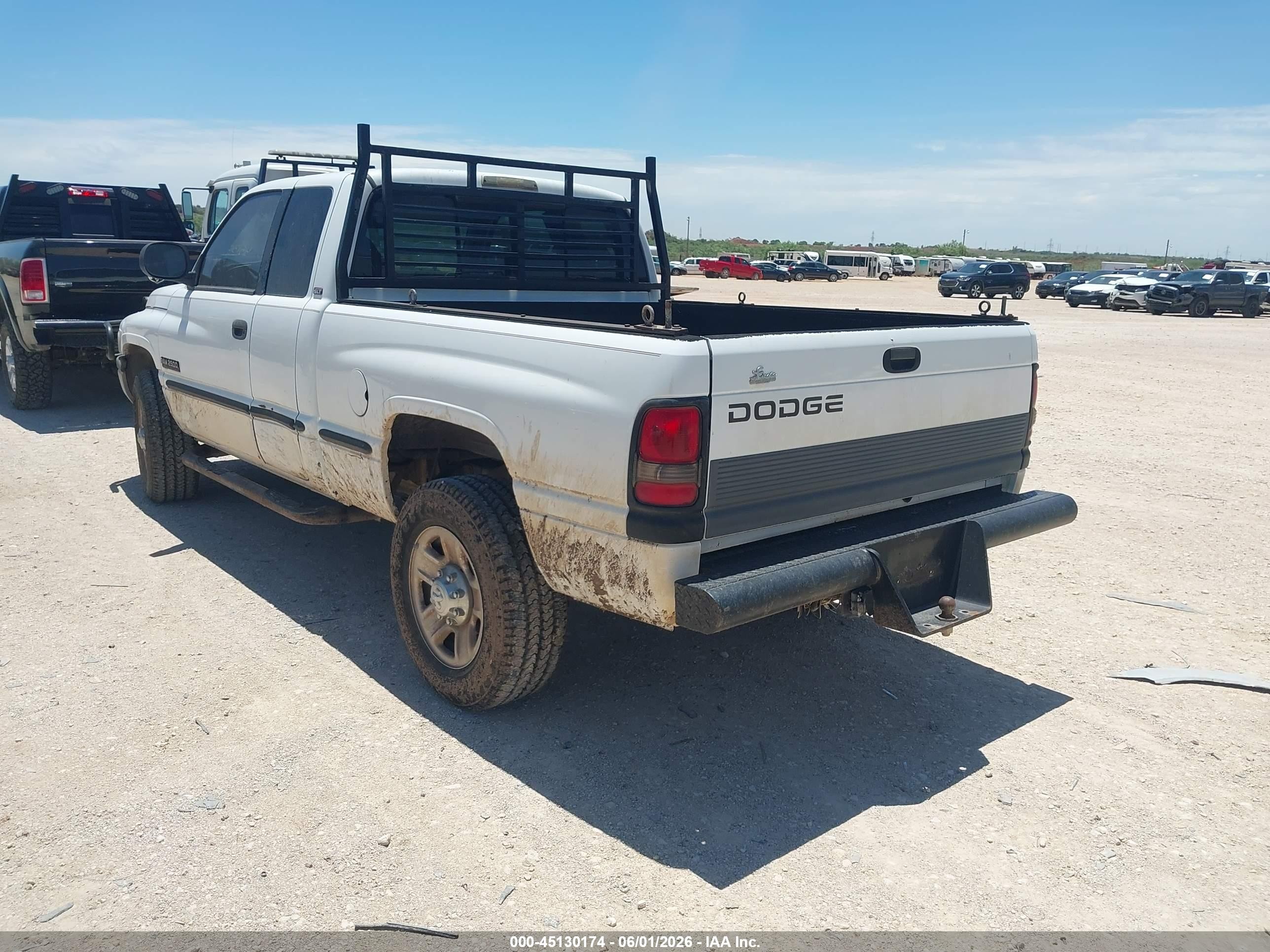 1998 Dodge Ram 2500 St Белый vin: 1B7KC23D8WJ147244