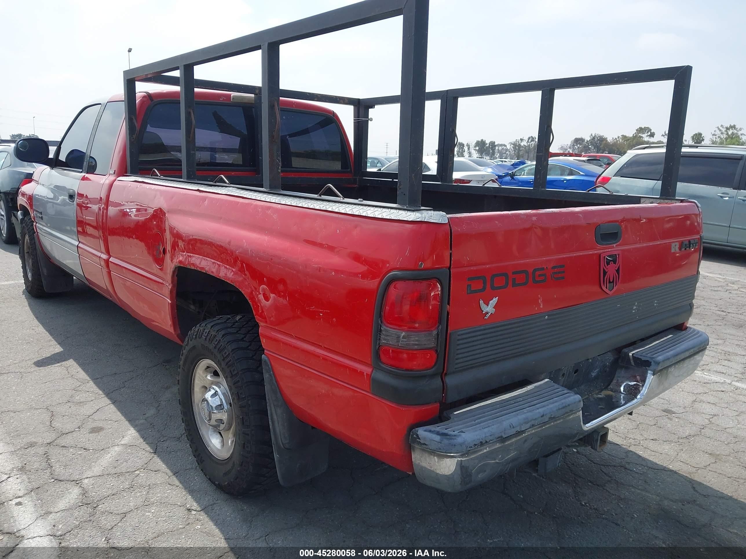 2000 Dodge Ram 2500 St Red vin: 1B7KC23W5YJ129031
