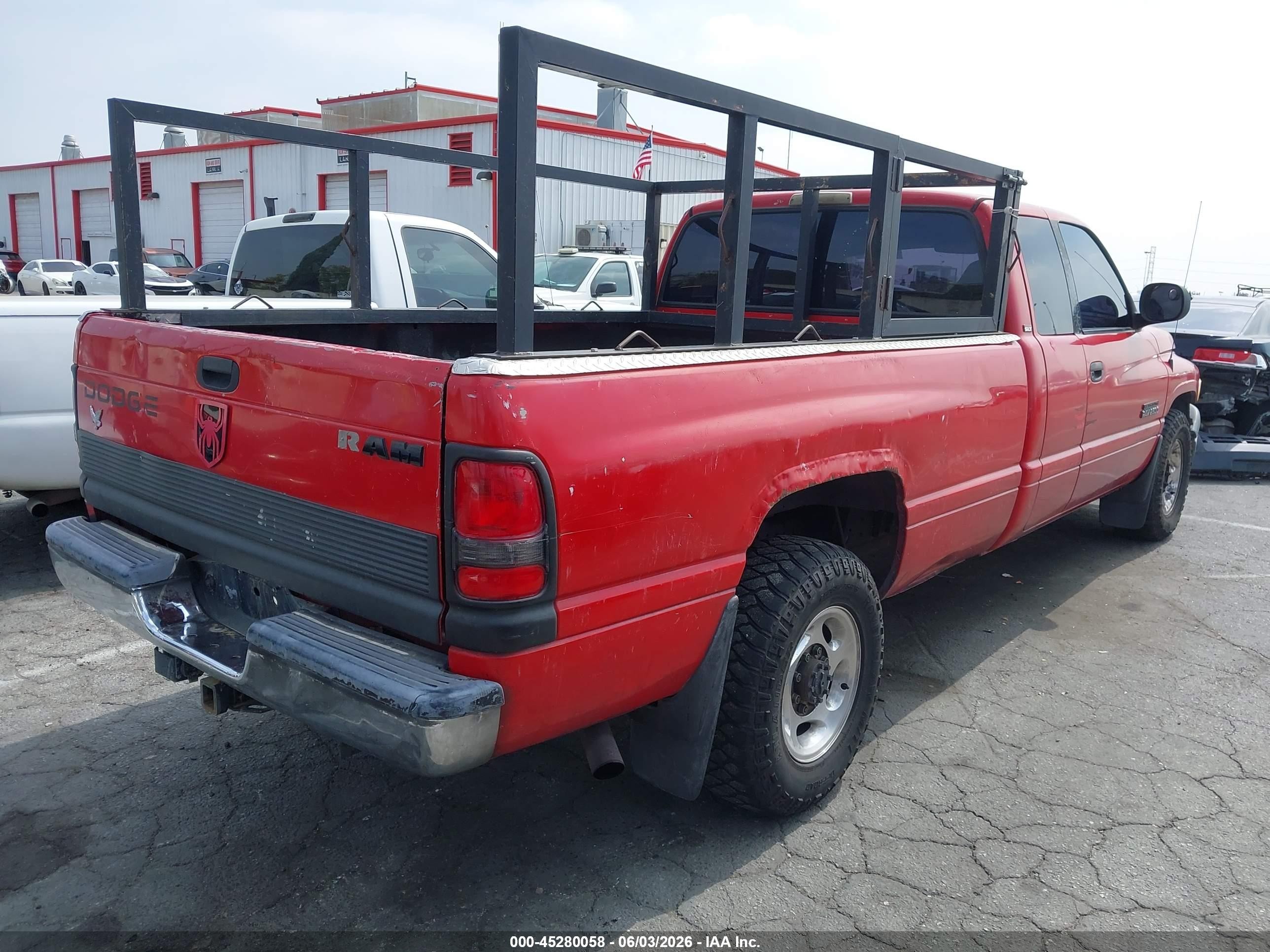 2000 Dodge Ram 2500 St Red vin: 1B7KC23W5YJ129031