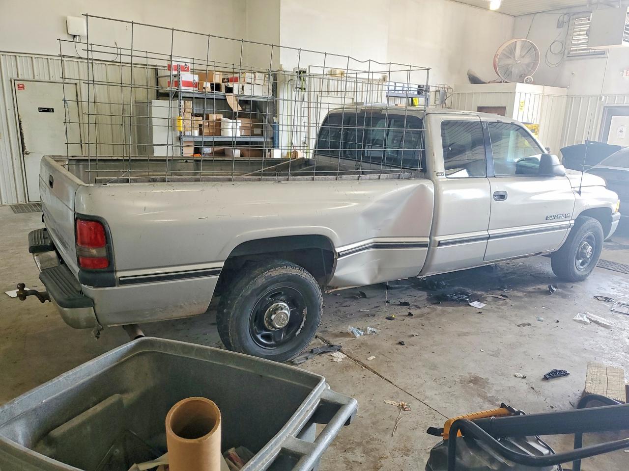 1996 Dodge Ram 2500 Silver vin: 1B7KC23W6TJ169885