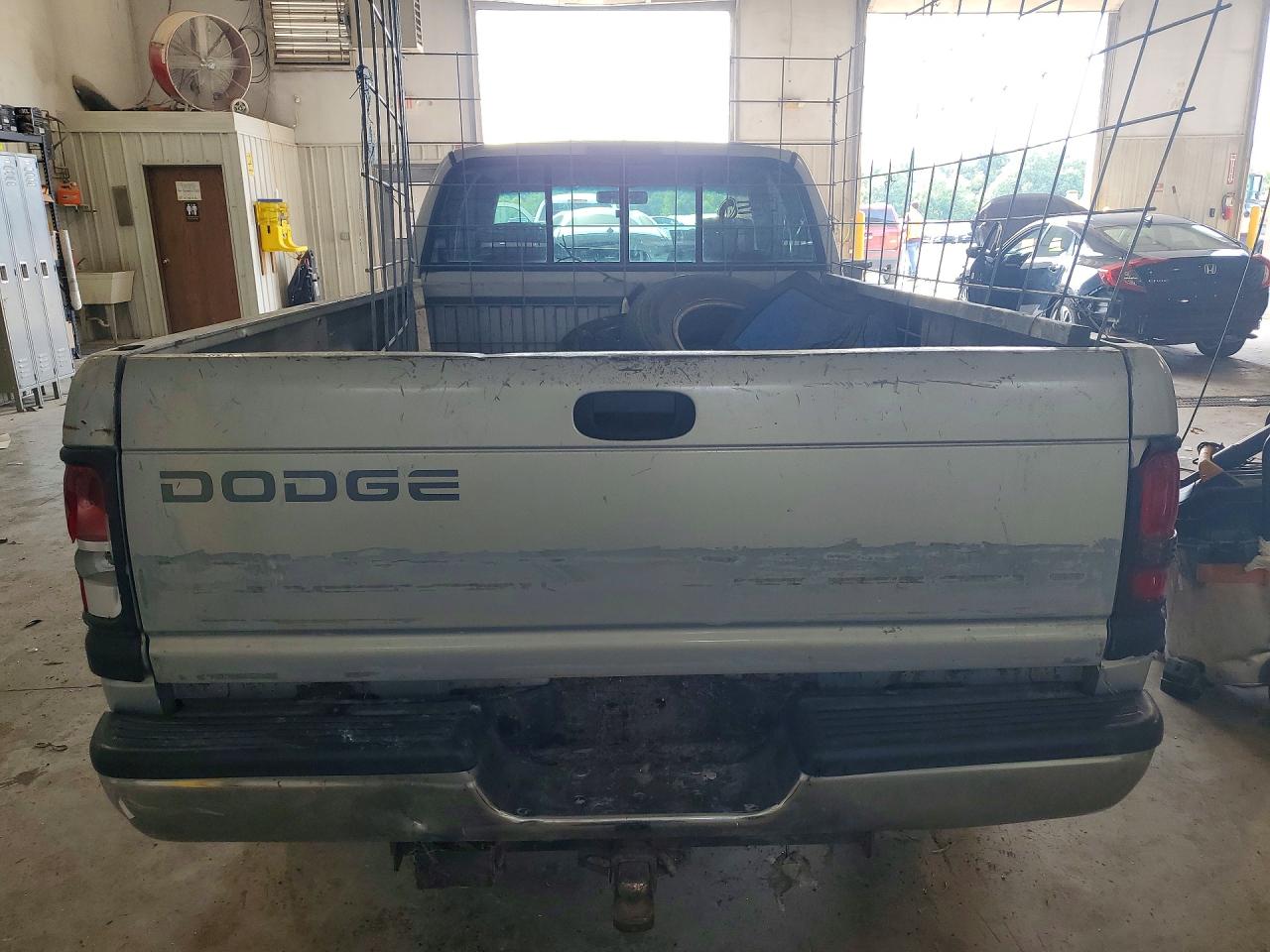 1996 Dodge Ram 2500 Silver vin: 1B7KC23W6TJ169885