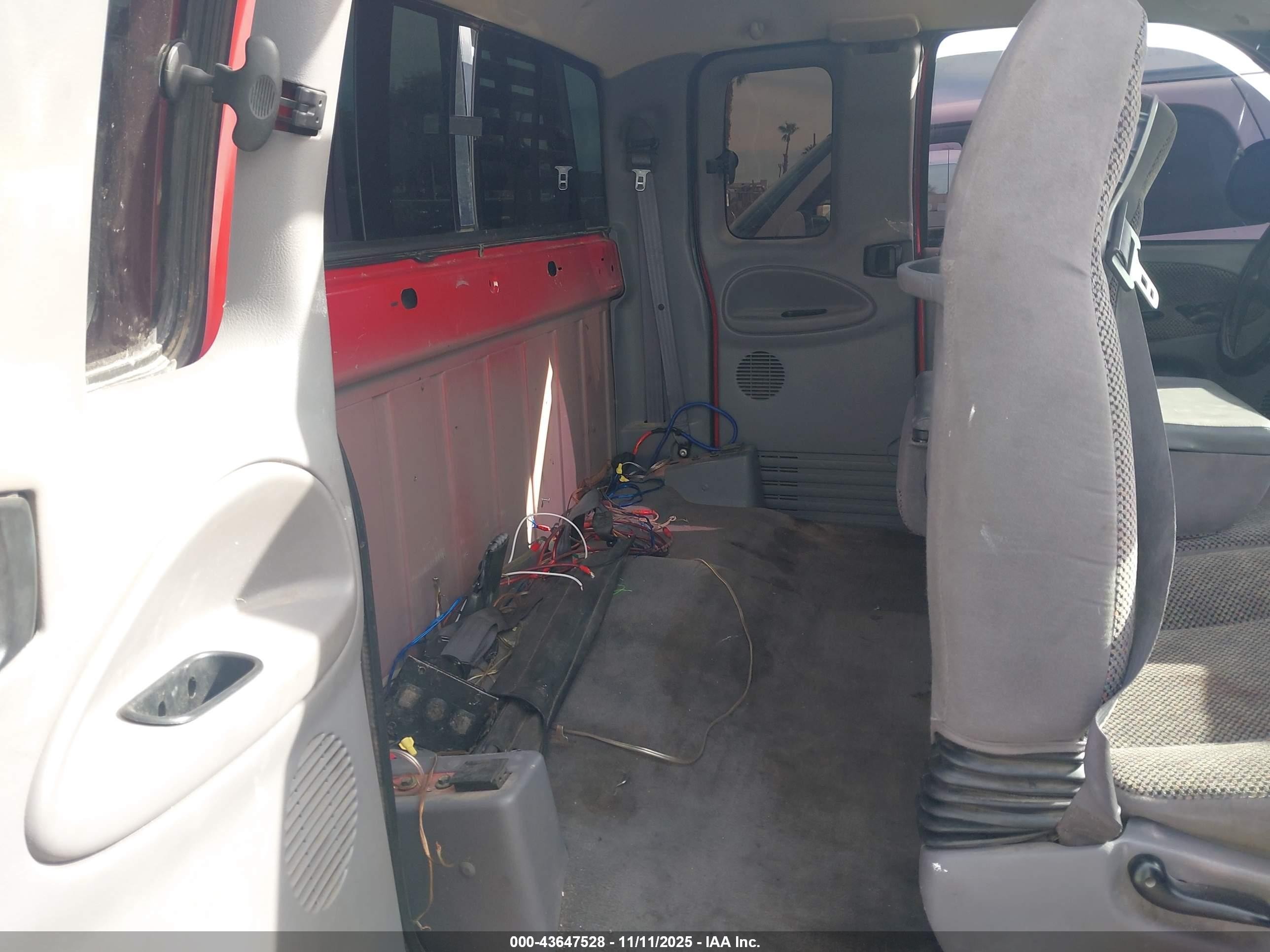 2000 Dodge Ram 2500 St Красный vin: 1B7KC23W6YJ130303