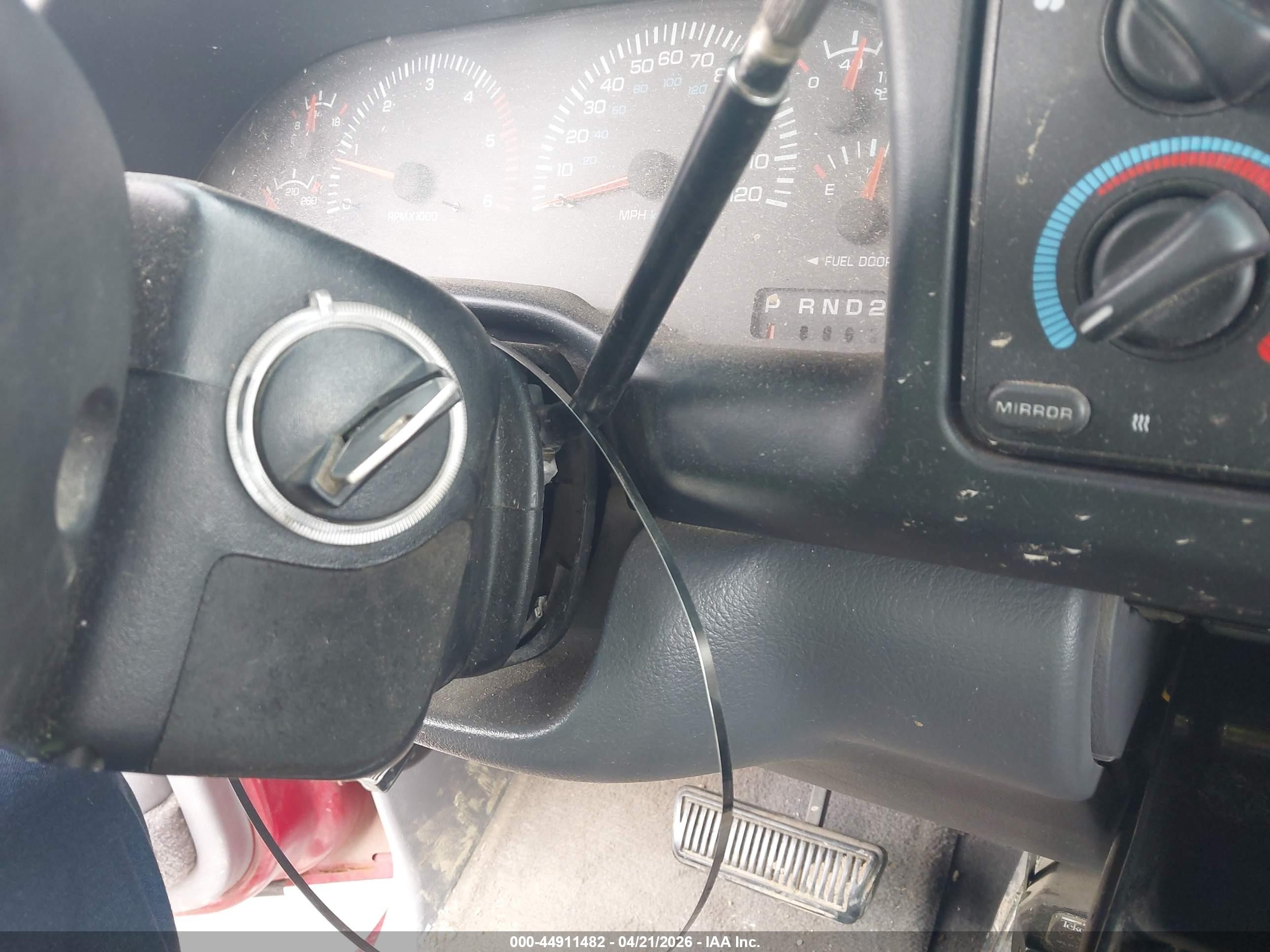 1998 Dodge Ram 2500 St Красный vin: 1B7KC23W8WJ140201