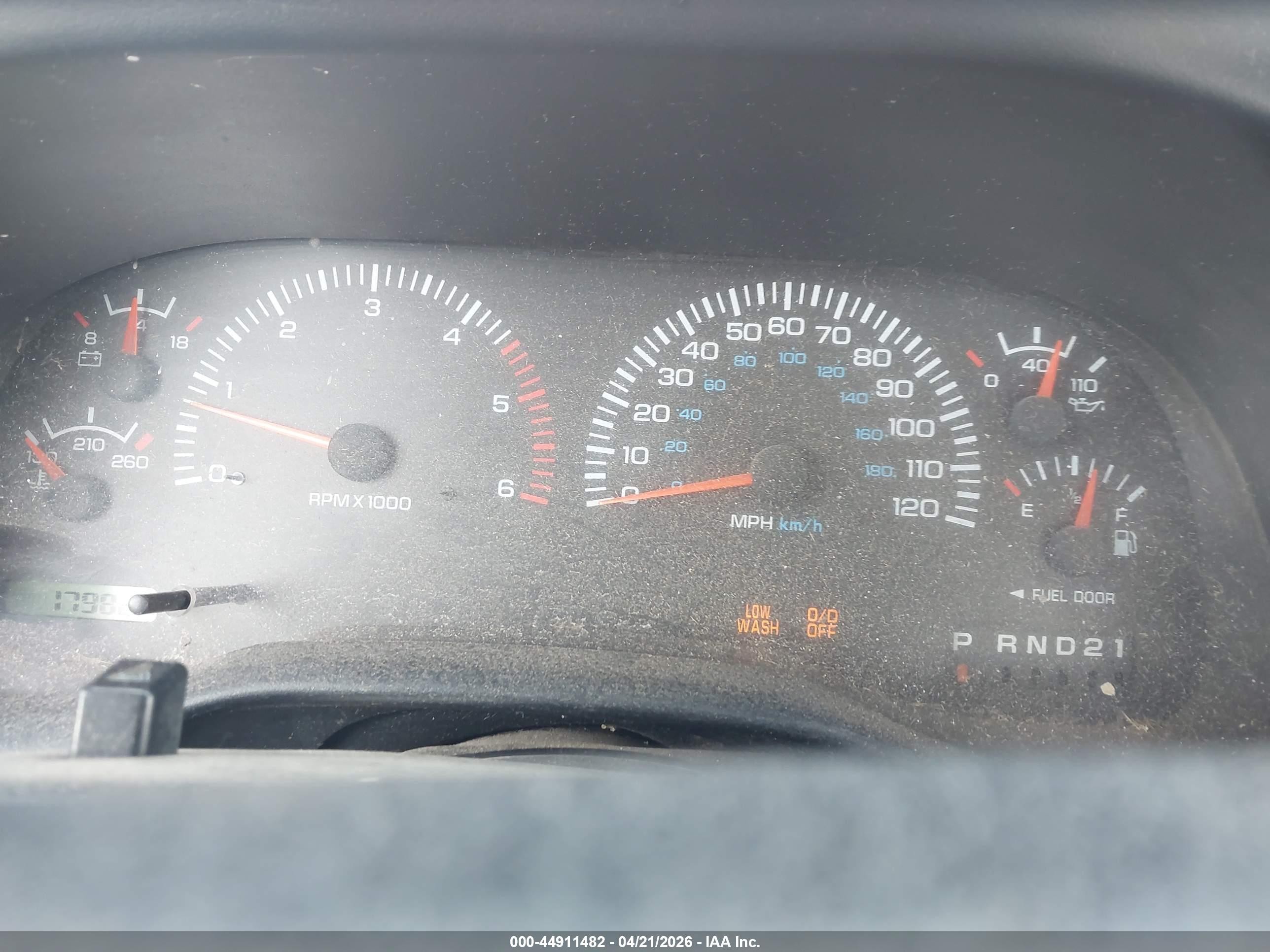 1998 Dodge Ram 2500 St Красный vin: 1B7KC23W8WJ140201
