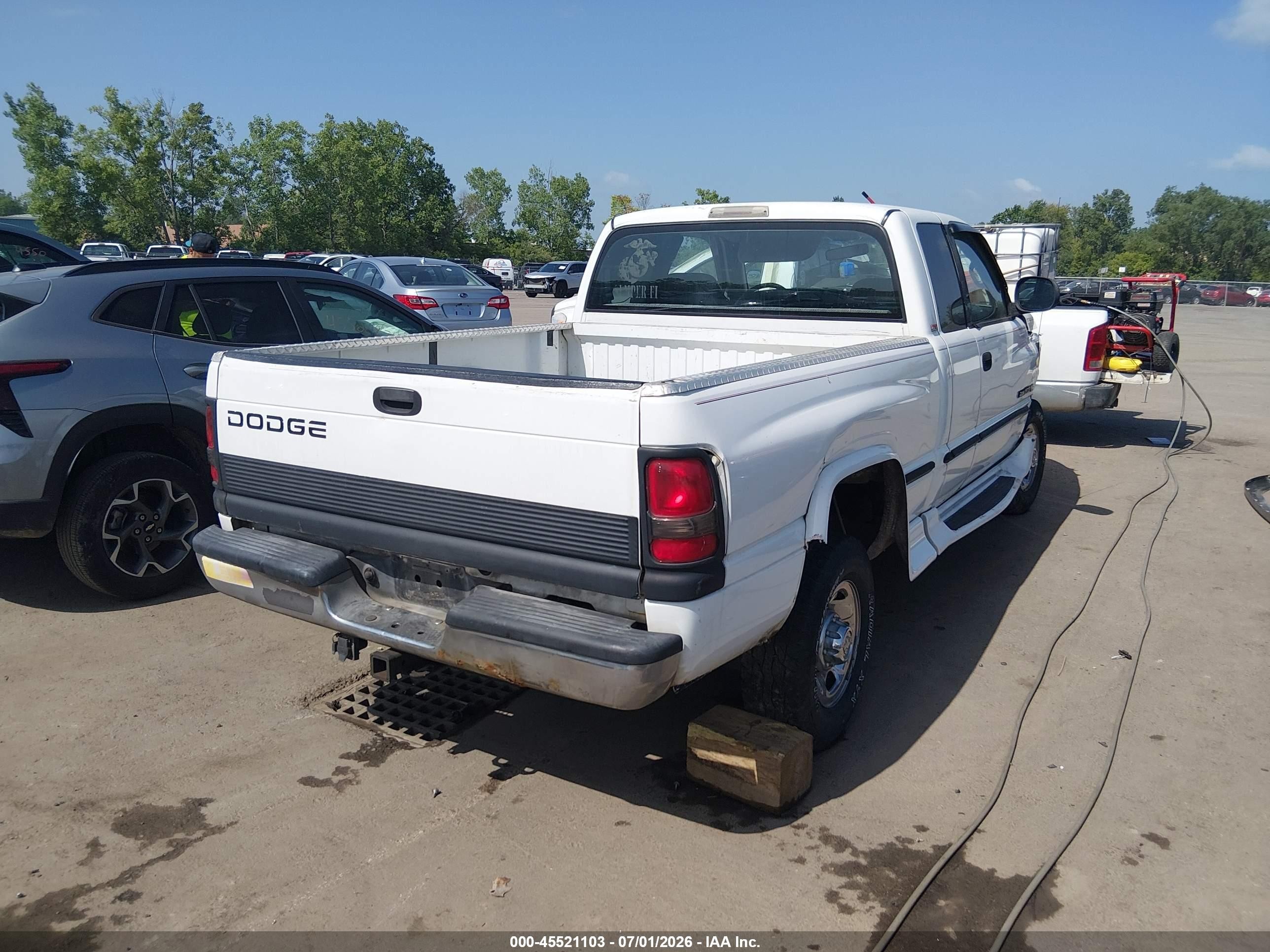 1999 Dodge Ram 2500 St White vin: 1B7KC23W9XJ556288