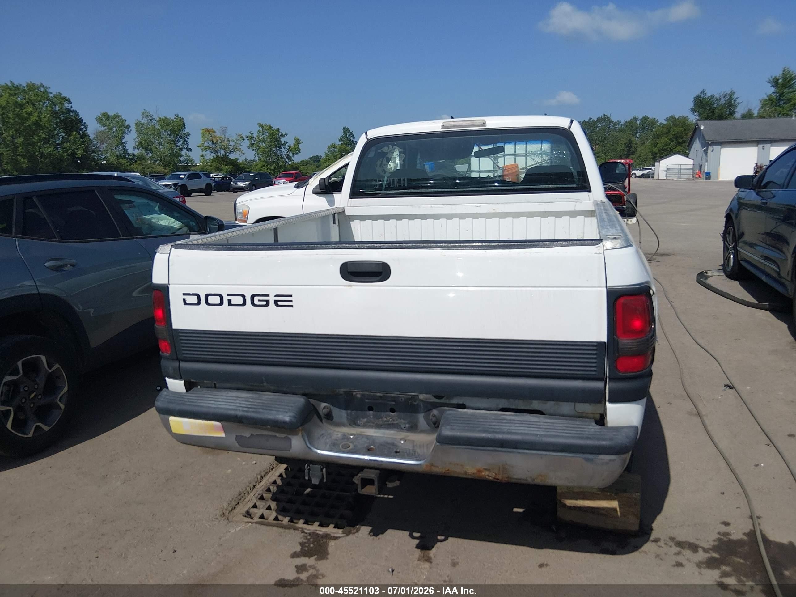 1999 Dodge Ram 2500 St White vin: 1B7KC23W9XJ556288