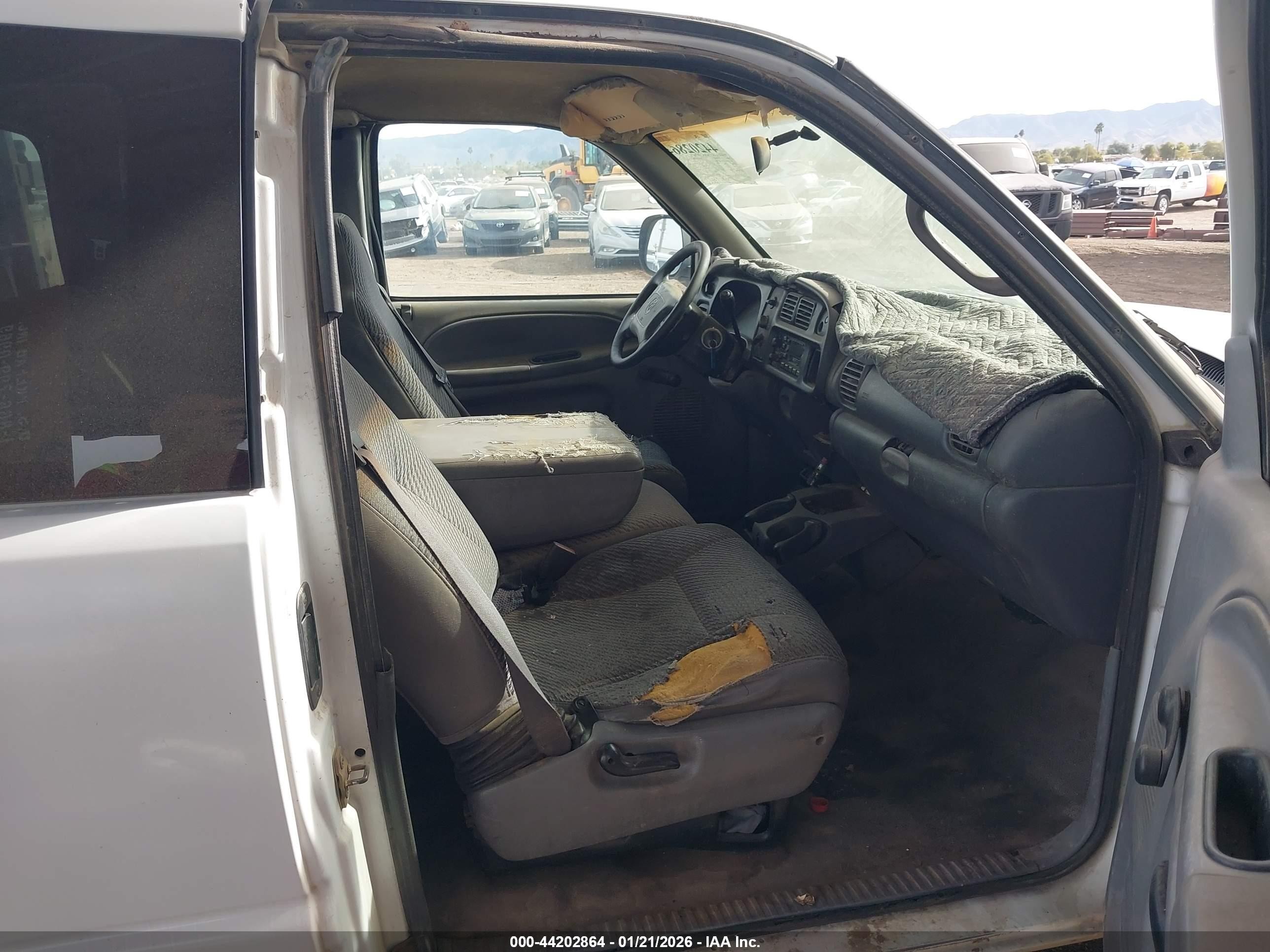 2000 Dodge Ram 2500   White vin: 1B7KC23WOYJ159604