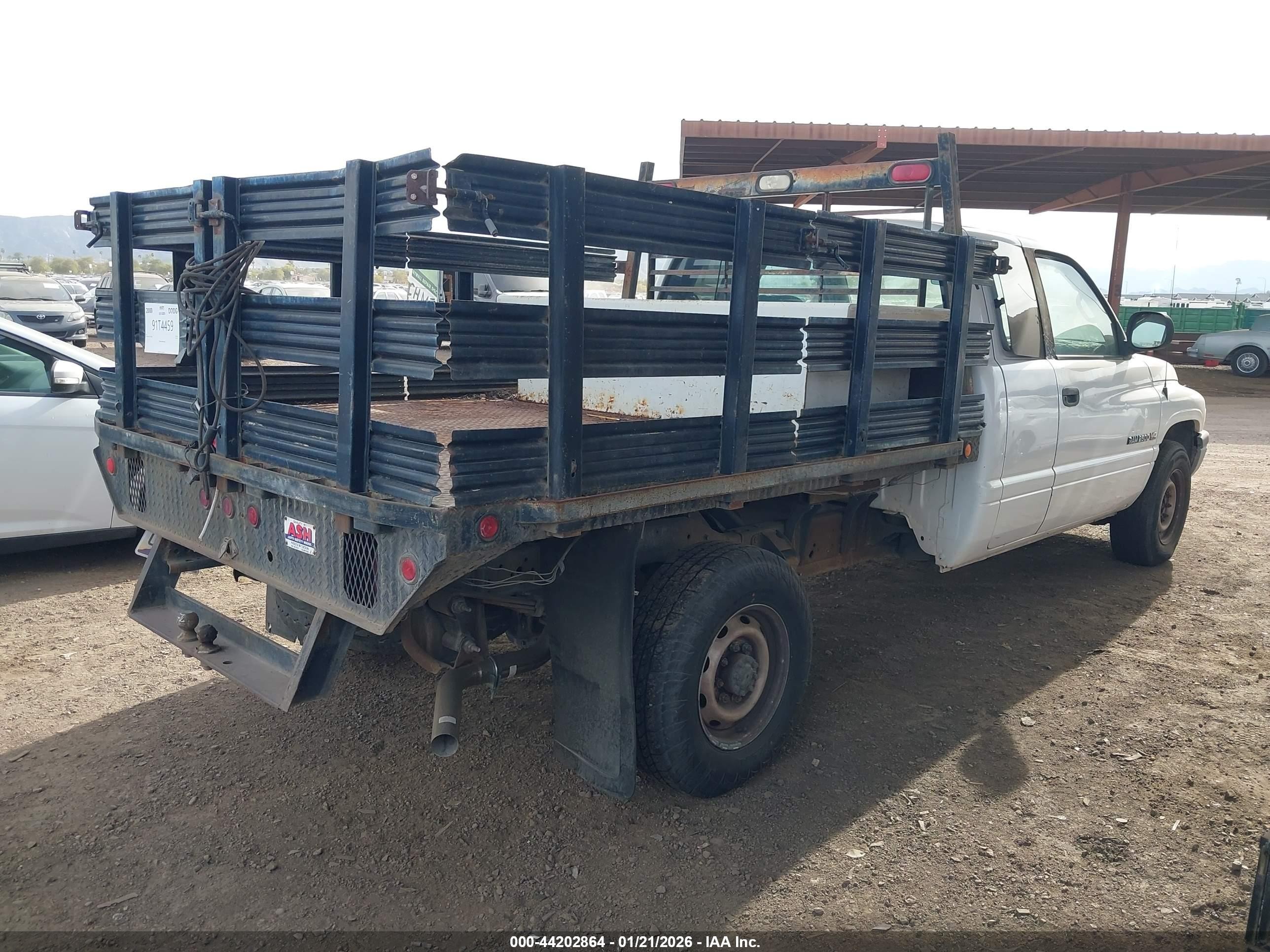 2000 Dodge Ram 2500   White vin: 1B7KC23WOYJ159604