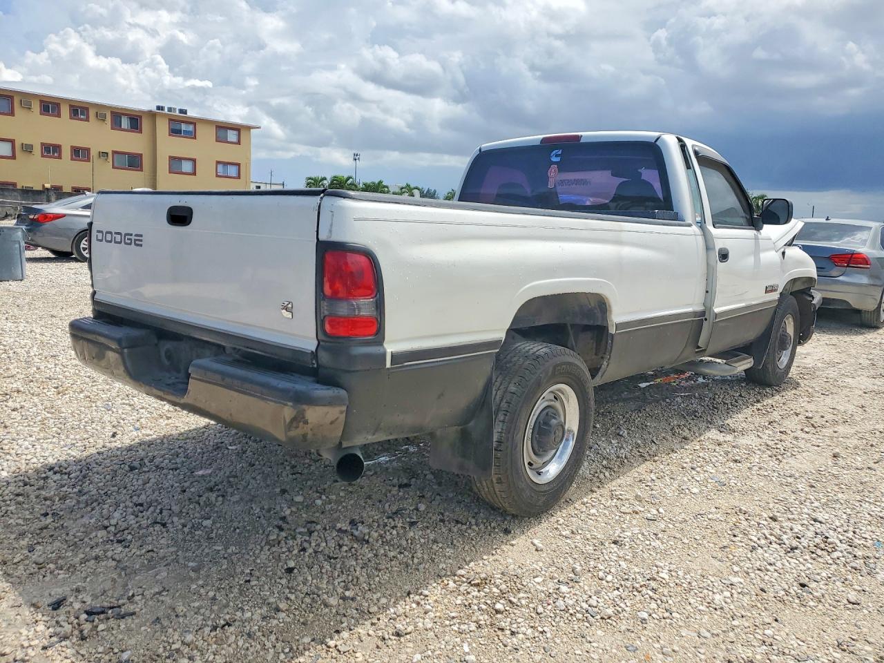 1995 Dodge Ram 2500 White vin: 1B7KC26C0SS331178