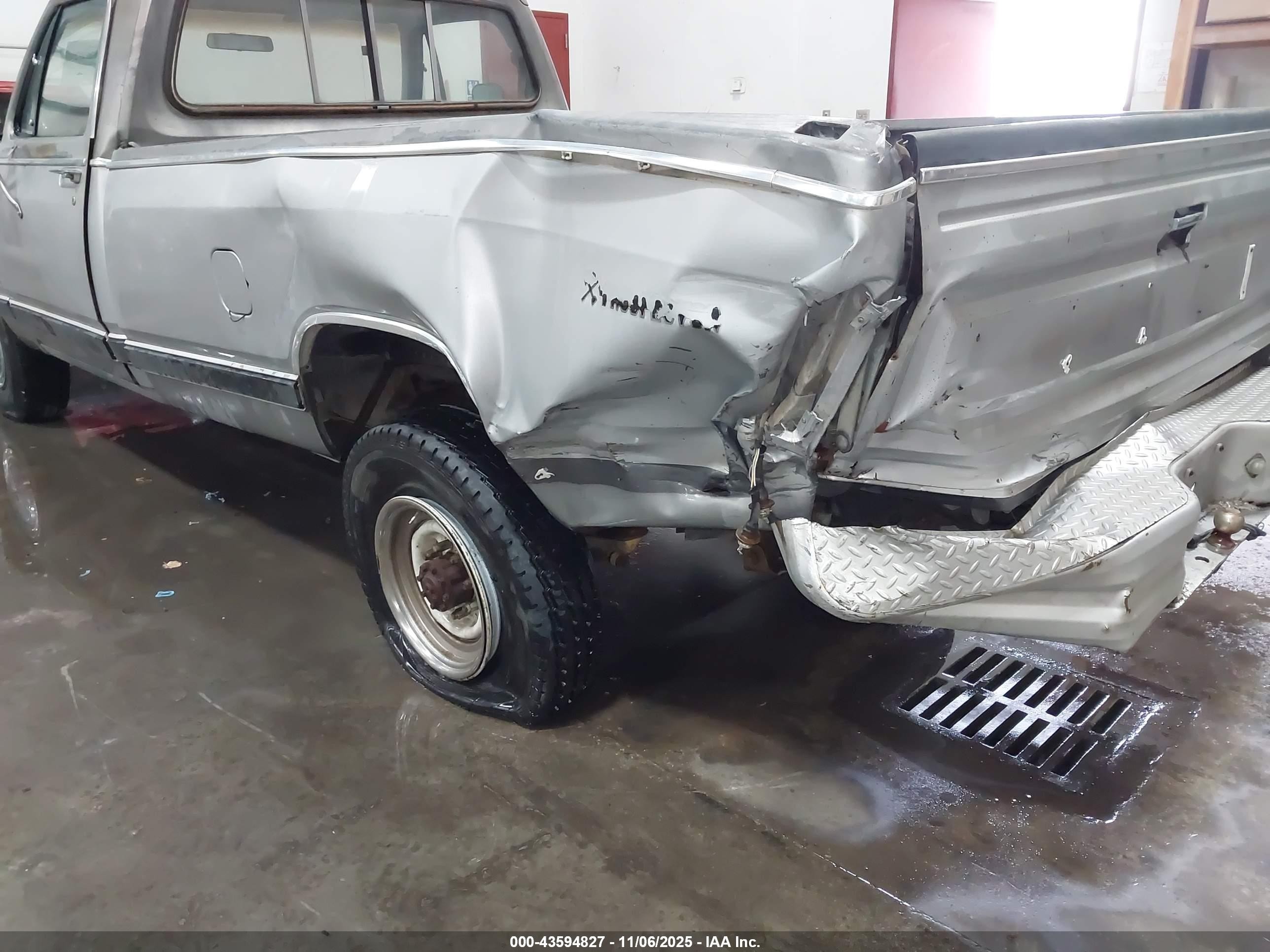 1984 Dodge D-series D300/d350 Gray vin: 1B7KD3416ES326270