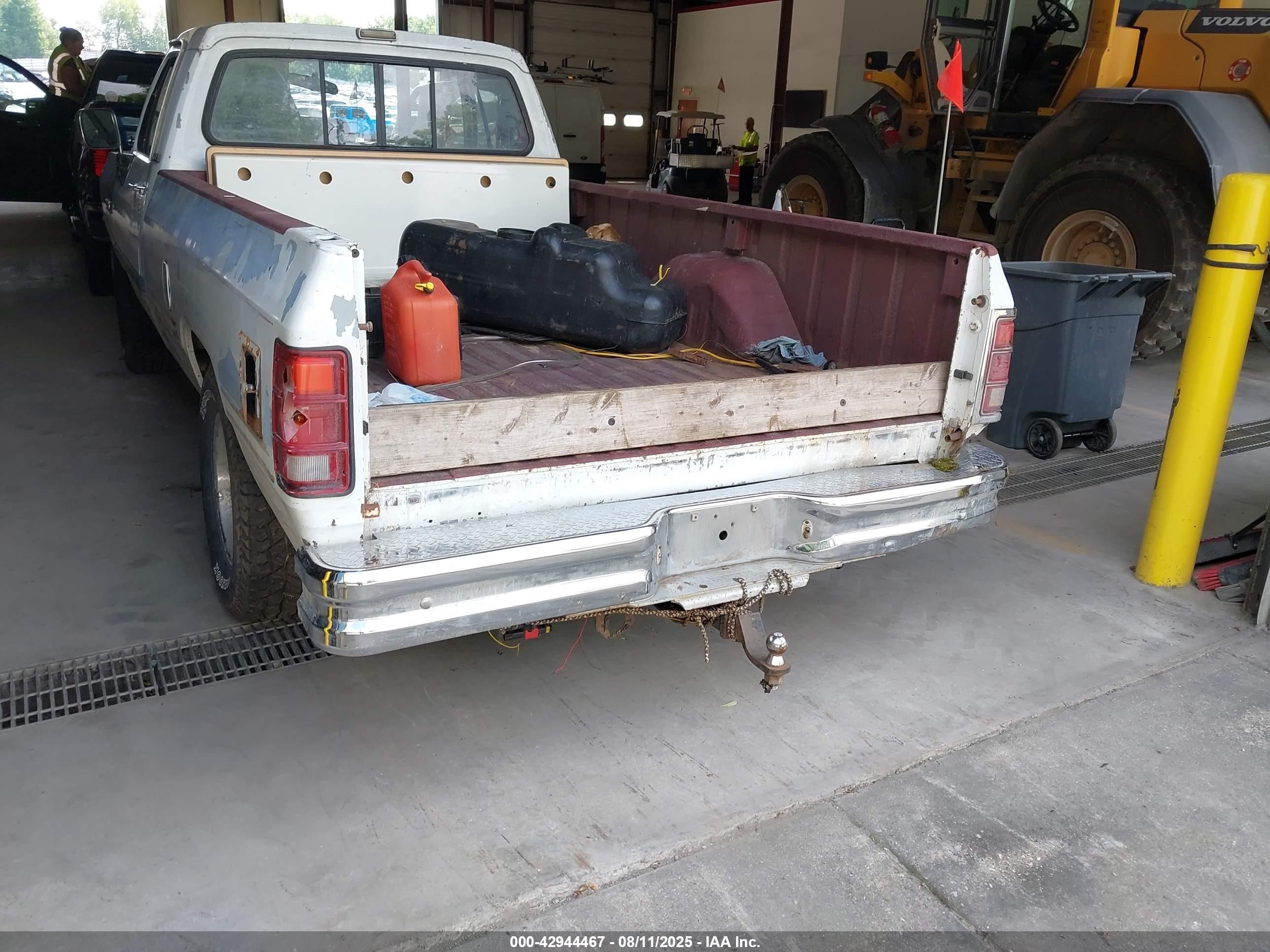 1991 Dodge D-series D200/d250 White vin: 1B7KE2682MS200195