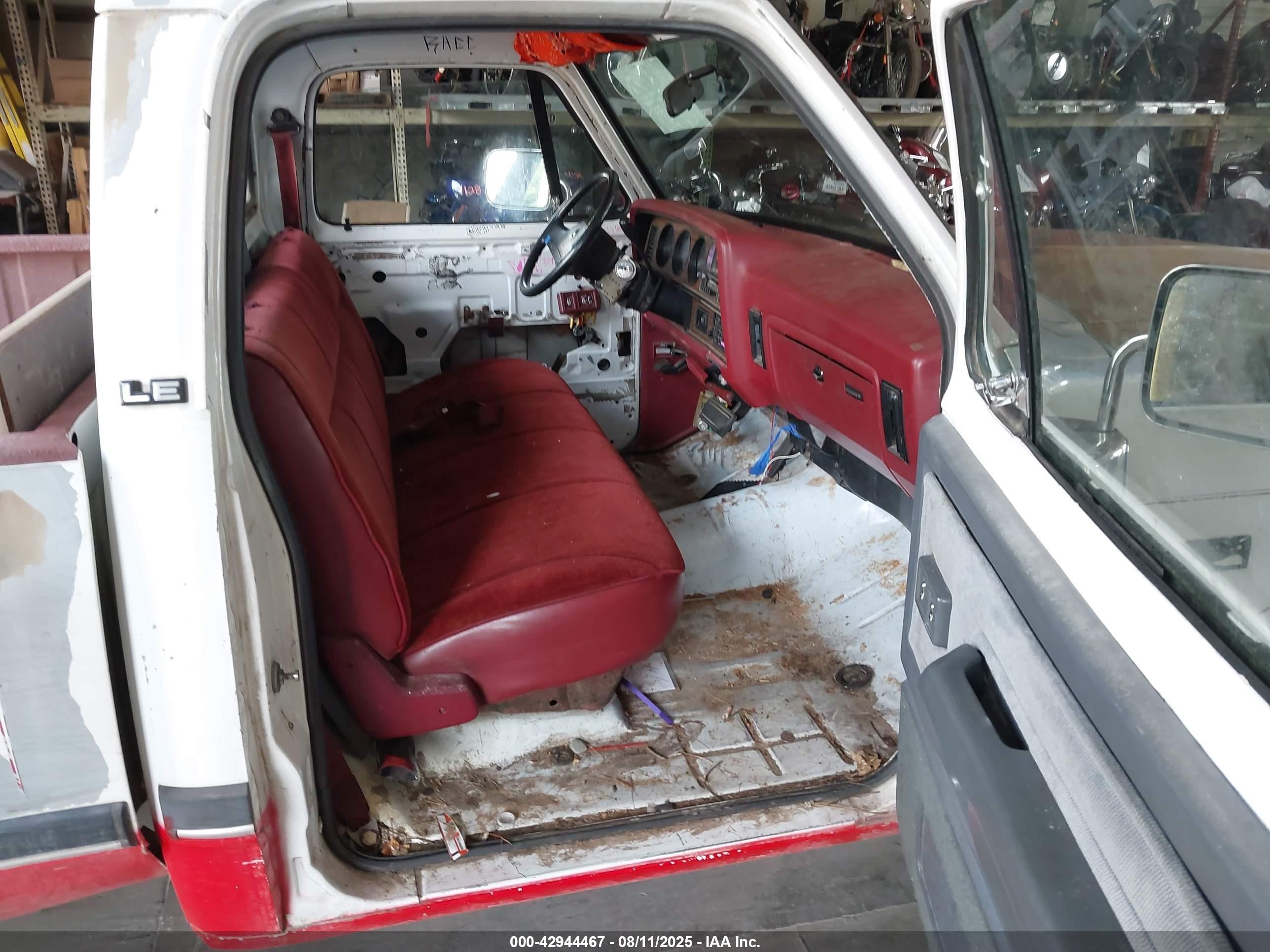 1991 Dodge D-series D200/d250 White vin: 1B7KE2682MS200195