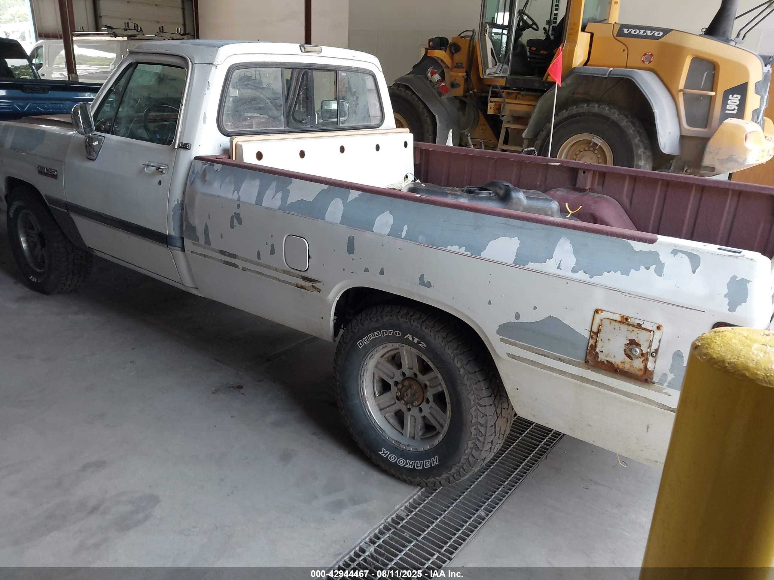 1991 Dodge D-series D200/d250 White vin: 1B7KE2682MS200195