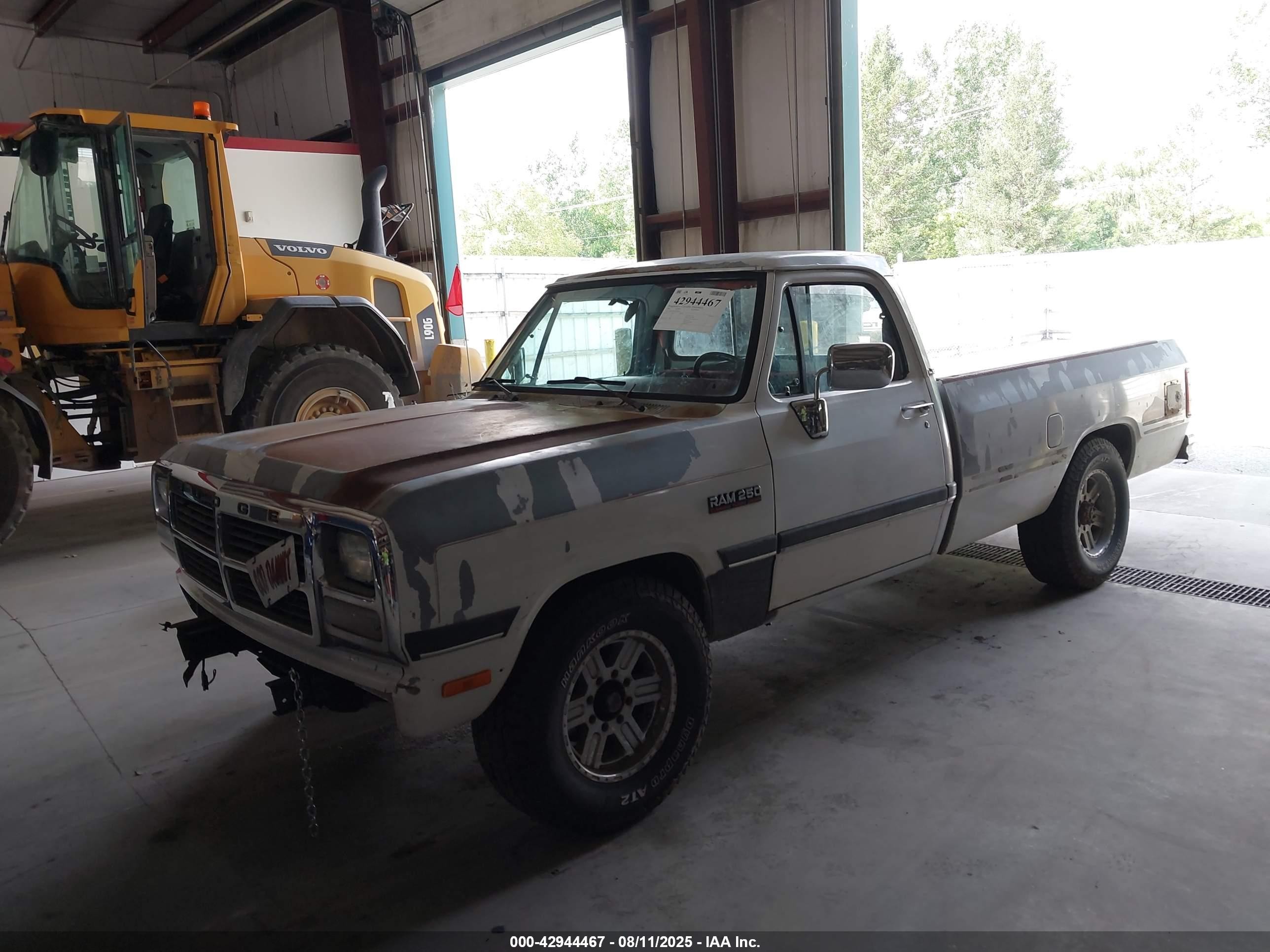 1991 Dodge D-series D200/d250 White vin: 1B7KE2682MS200195