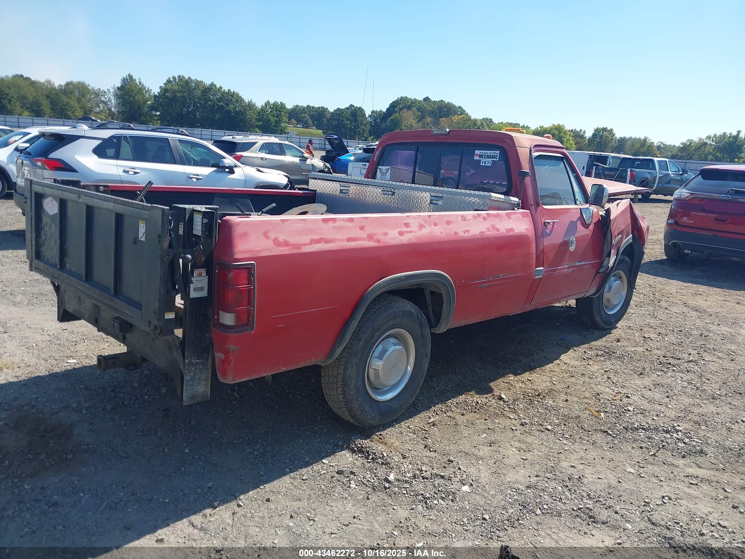 1991 Dodge D-series D200/d250 Red vin: 1B7KE2686MS258942