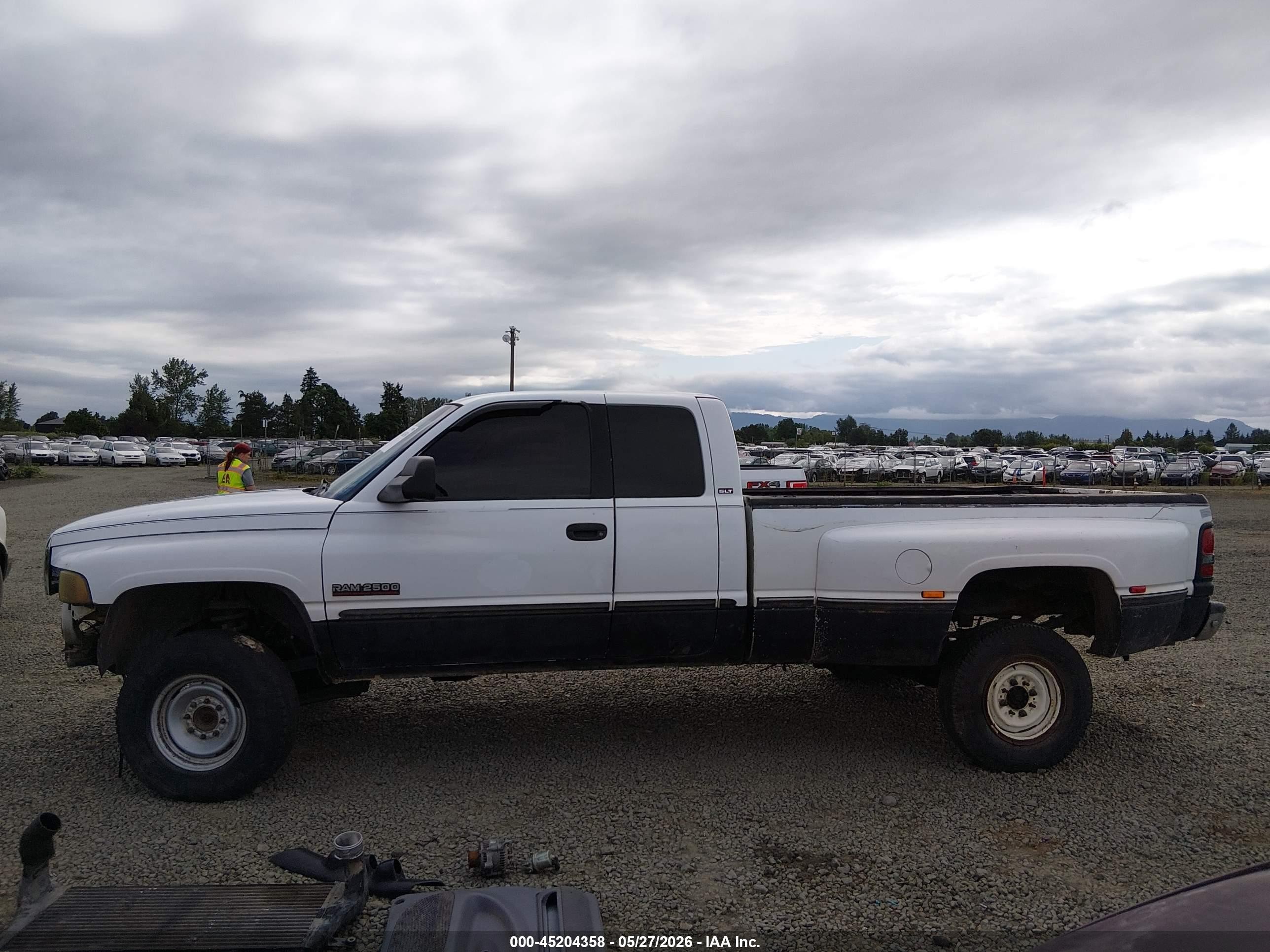 1999 Dodge Ram 2500 St White vin: 1B7KF2360XJ513997