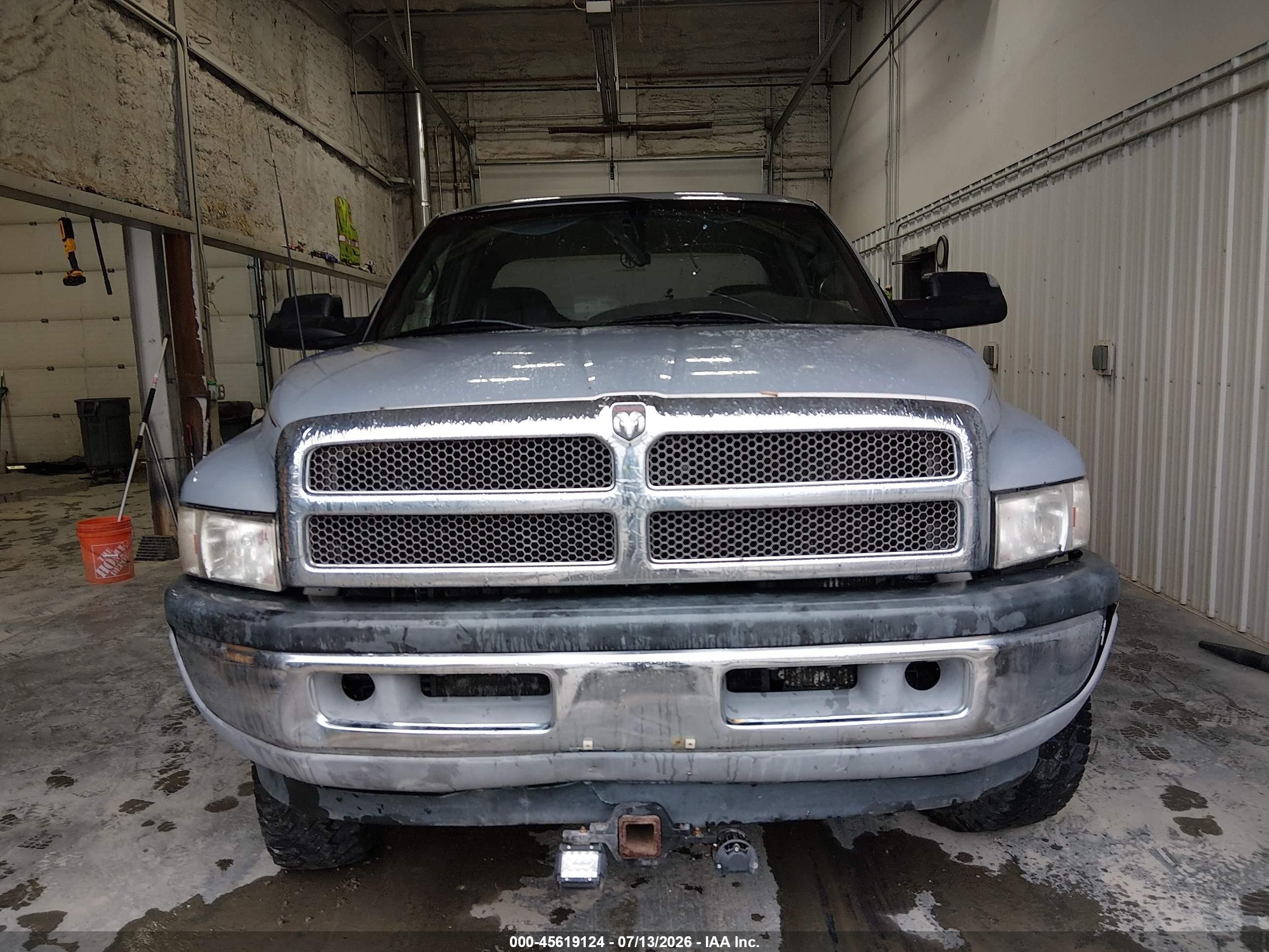 1999 Dodge Ram 2500 St Серебряный vin: 1B7KF2360XJ529262