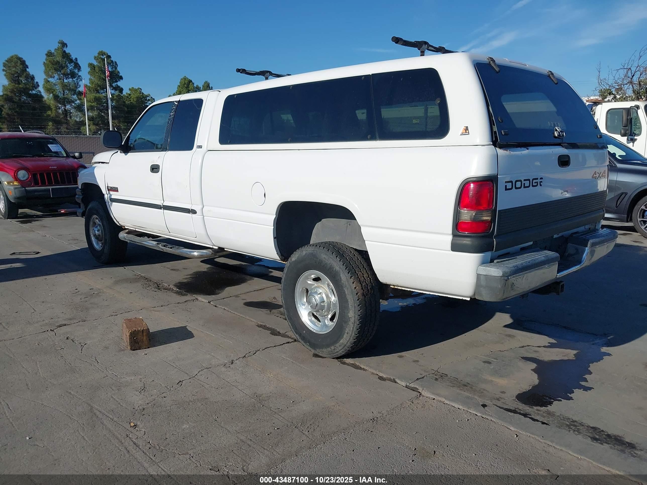2000 Dodge Ram 2500 St Белый vin: 1B7KF2363YJ106466