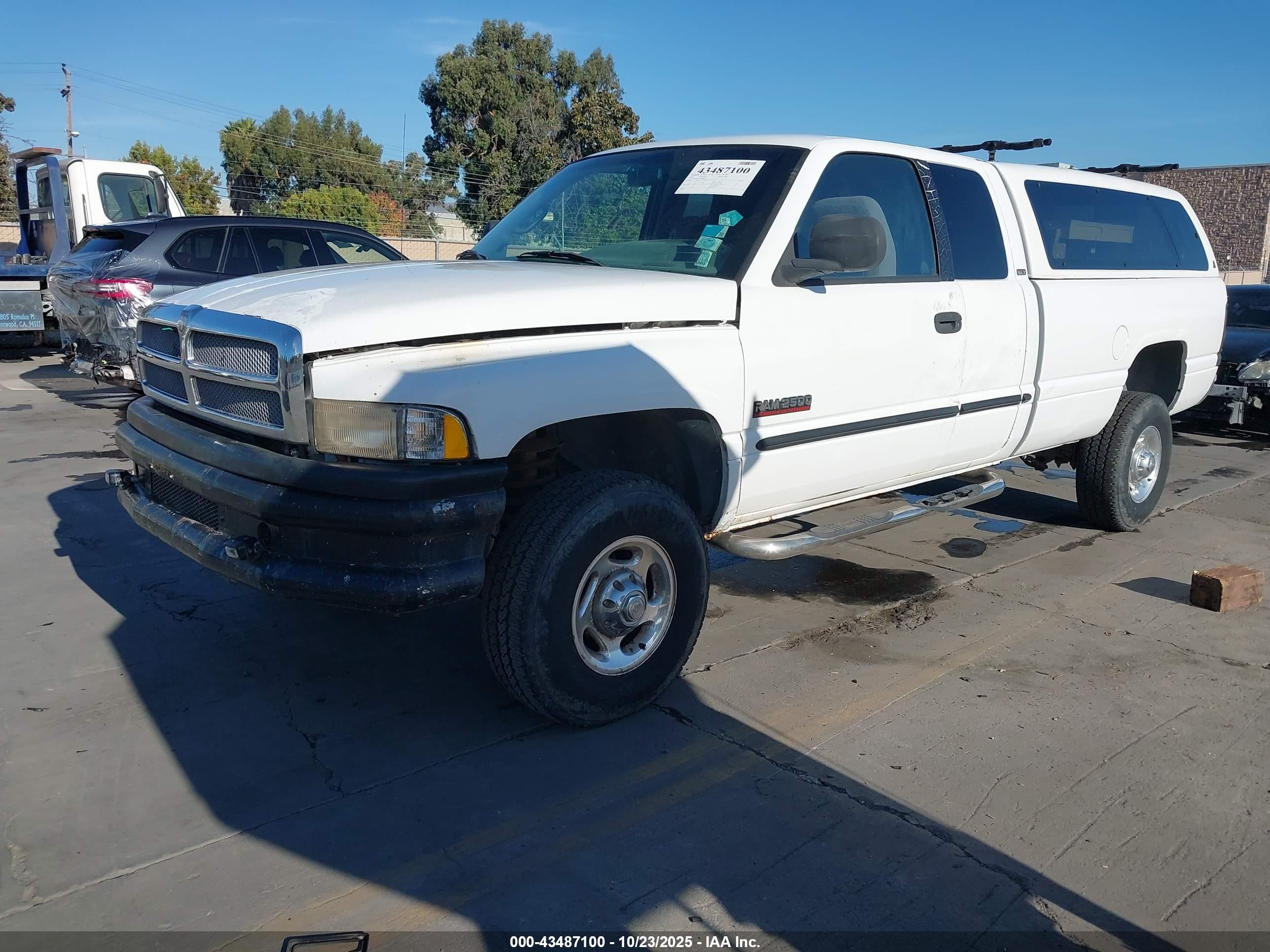 2000 Dodge Ram 2500 St Белый vin: 1B7KF2363YJ106466