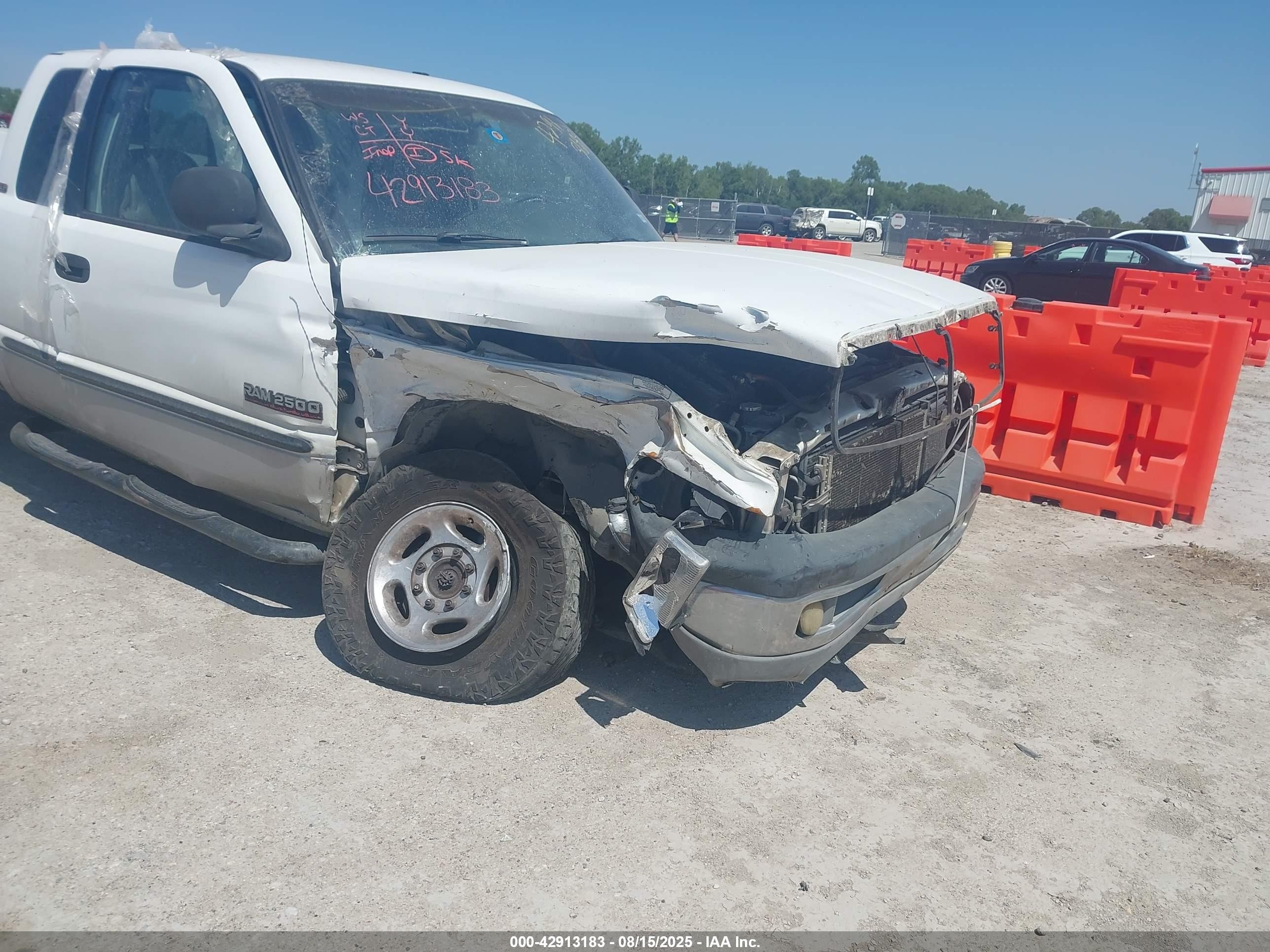 2001 Dodge Ram 2500 St Белый vin: 1B7KF23641J612037