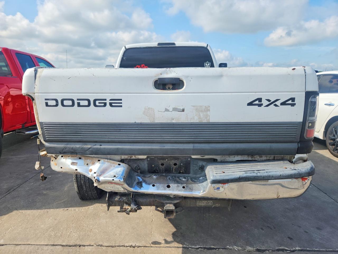 1999 Dodge Ram 2500 White vin: 1B7KF2364XJ585706