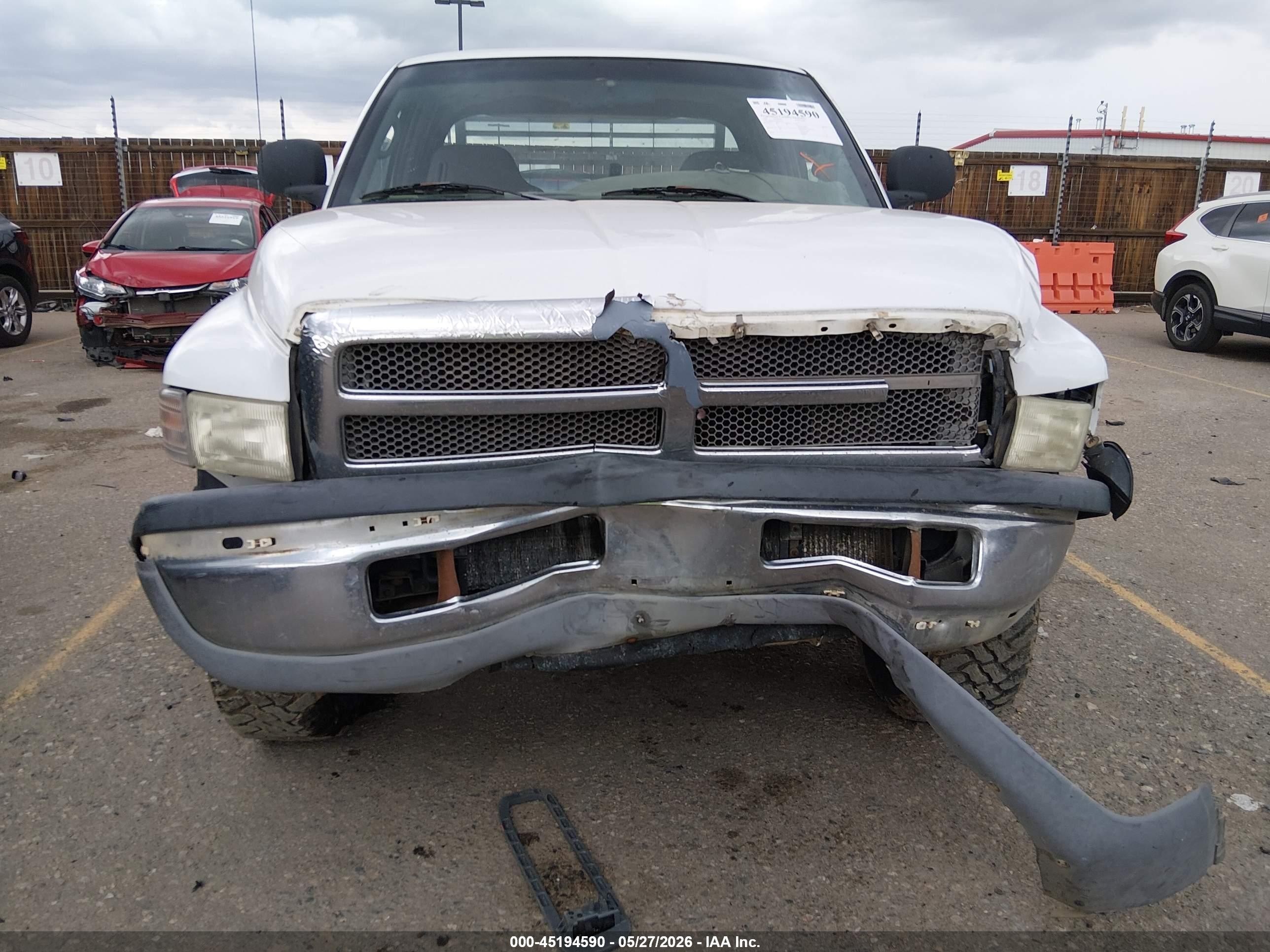 1999 Dodge Ram 2500 St Белый vin: 1B7KF2366XJ611111