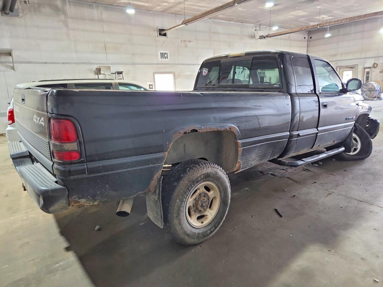 2001 Dodge Ram 2500 Black vin: 1B7KF23671J536748
