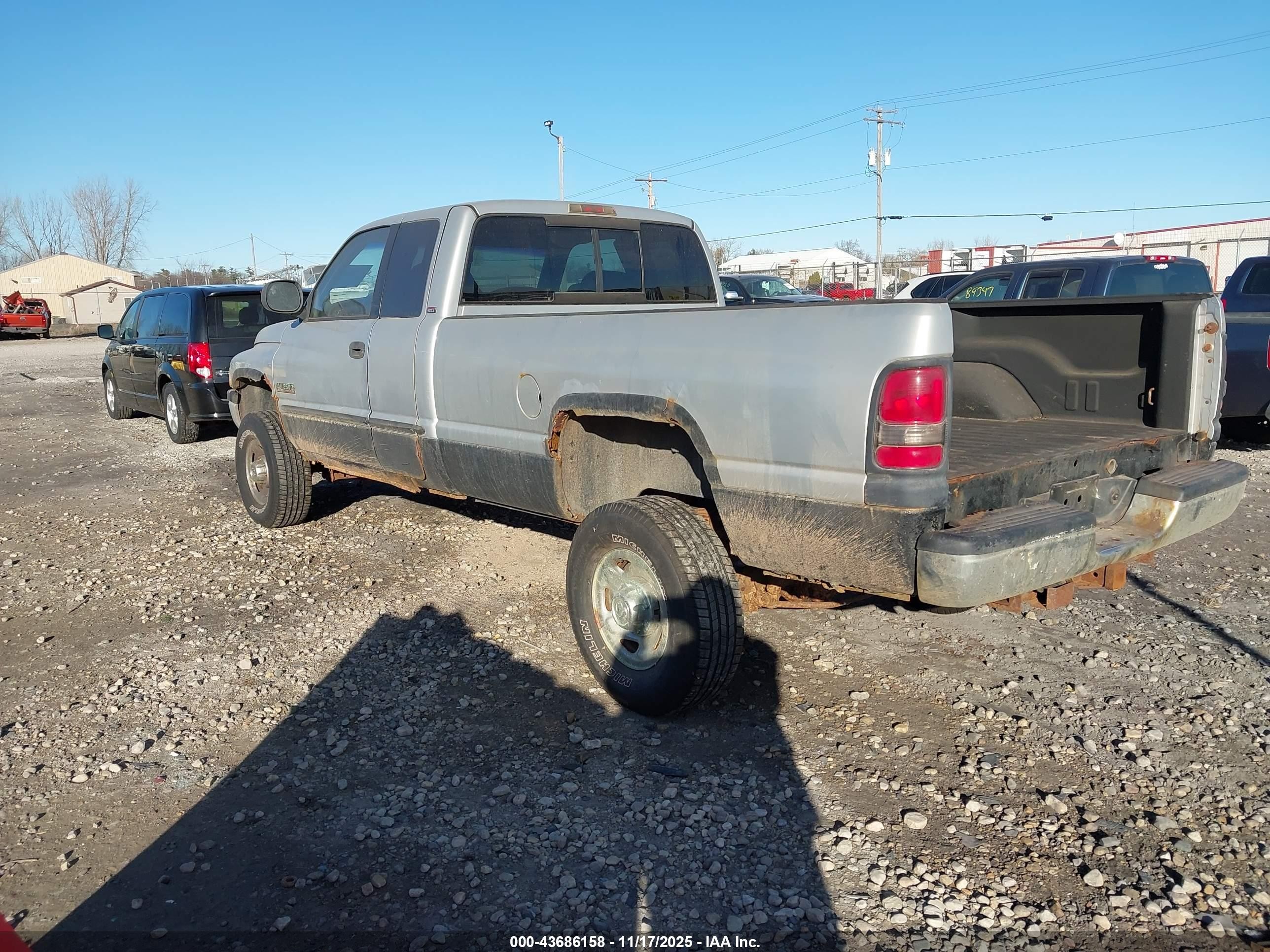 2000 Dodge Ram 2500 St Серебряный vin: 1B7KF2368YJ161902
