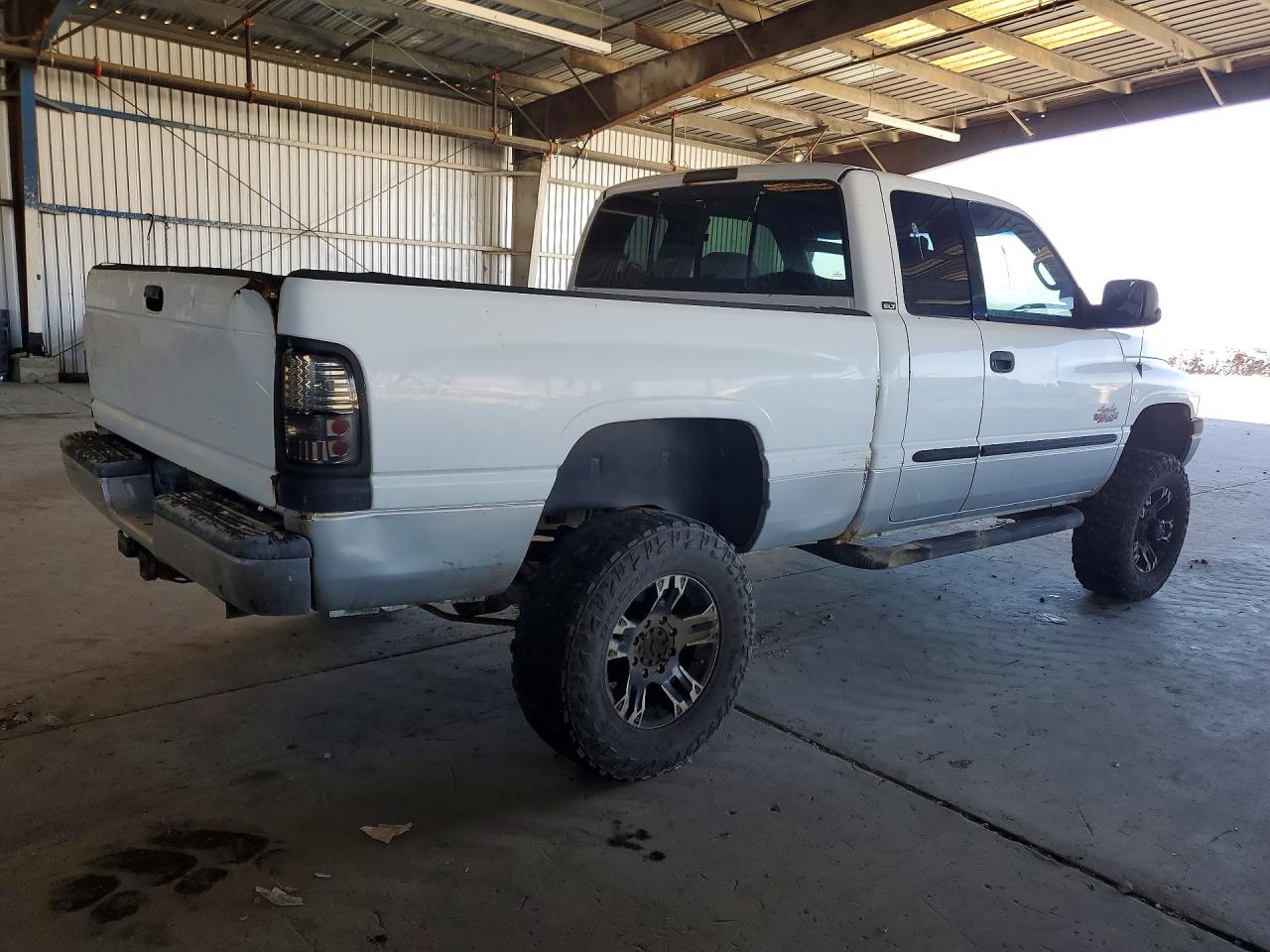 2001 Dodge Ram 2500 White vin: 1B7KF23W41J601572