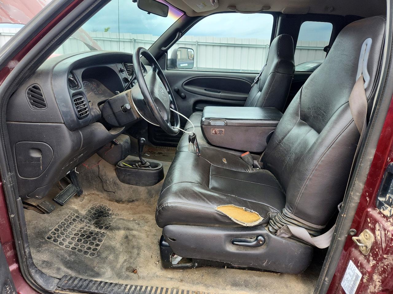 2001 Dodge Ram 2500 Maroon vin: 1B7KF23WX1J195958