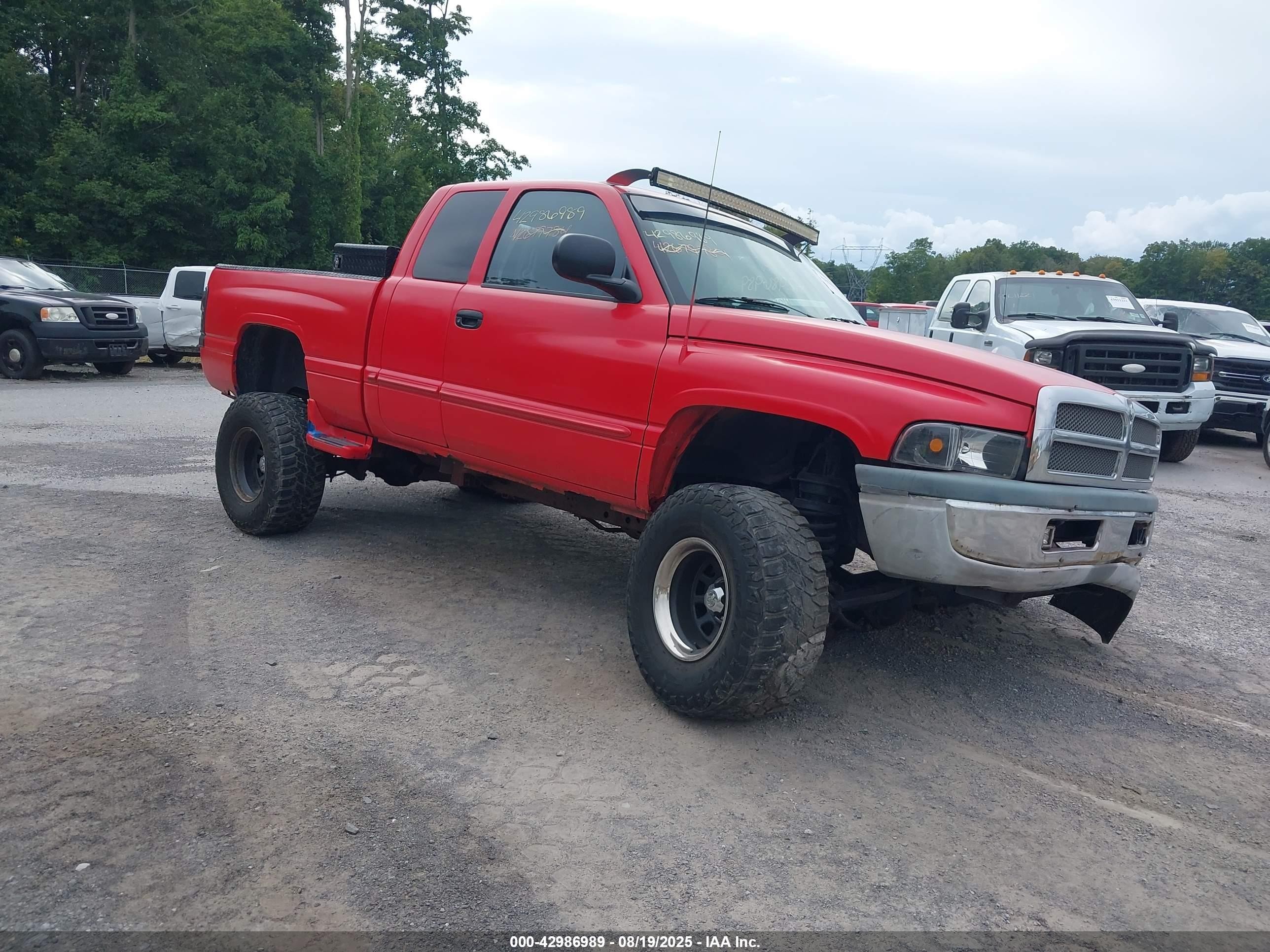 1B7KF23Z1WJ136010