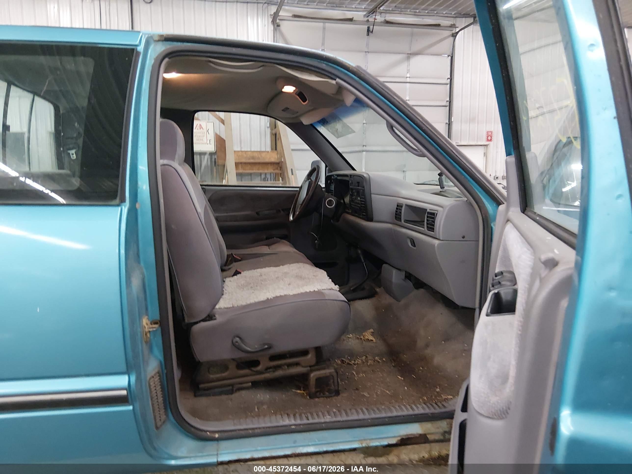 1996 Dodge Ram 2500   Light Blue vin: 1B7KF23Z2TJ177354