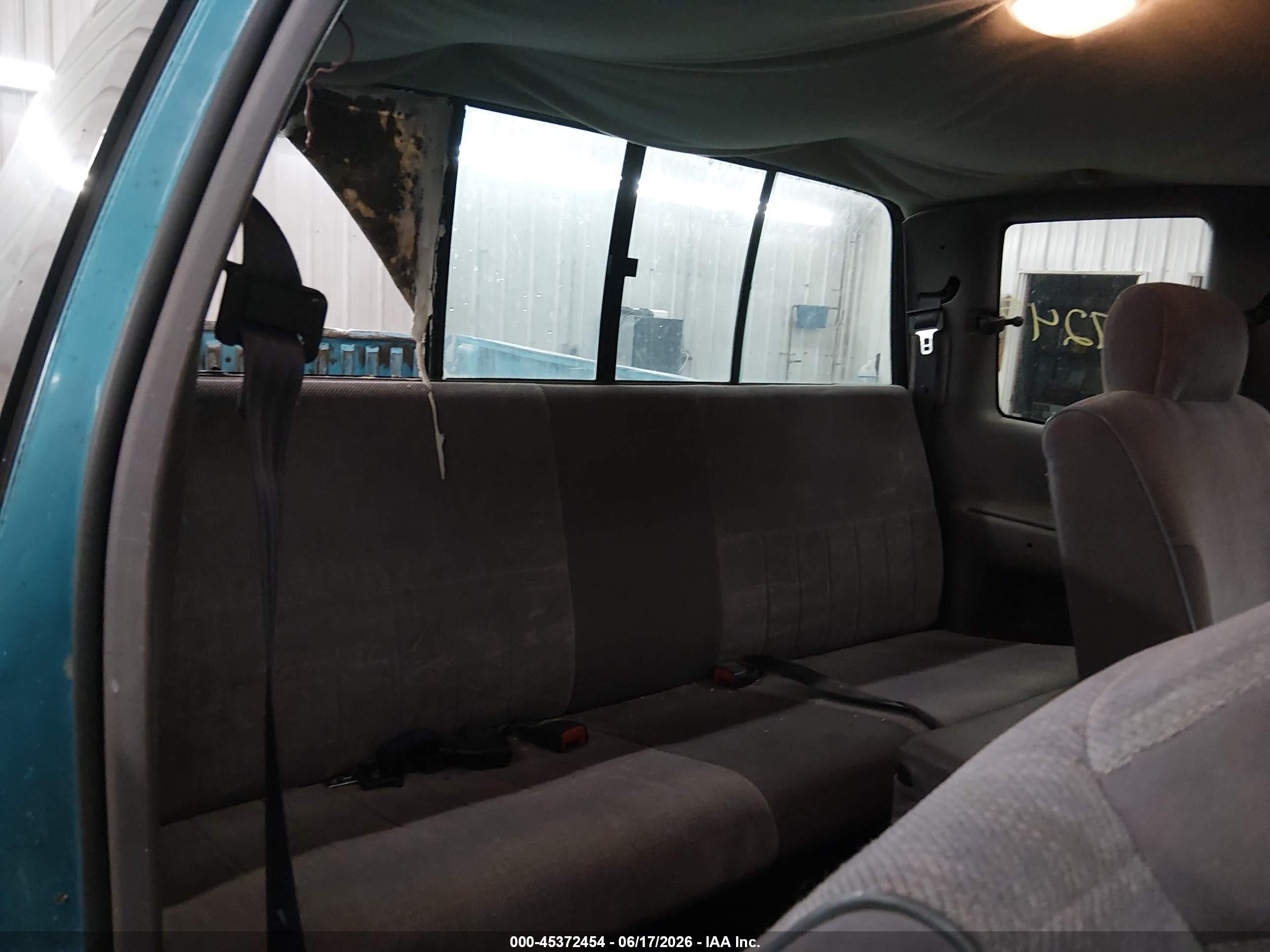 1996 Dodge Ram 2500   Light Blue vin: 1B7KF23Z2TJ177354
