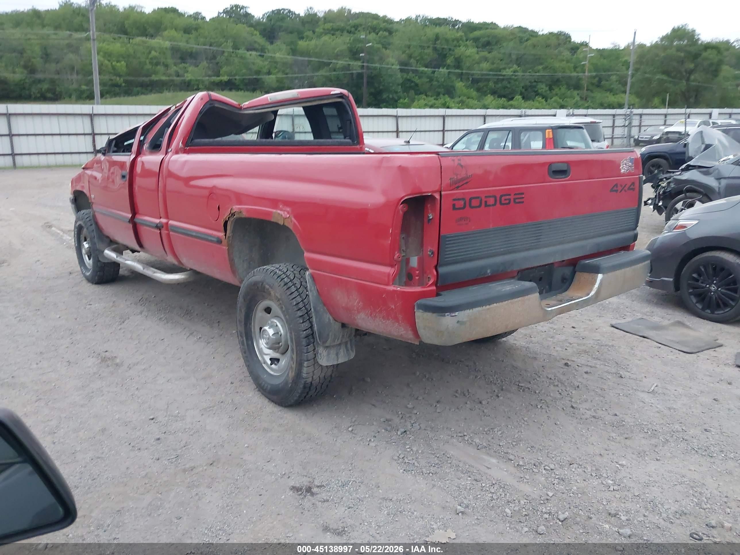 1998 Dodge Ram 2500 St Red vin: 1B7KF23Z4WJ236652