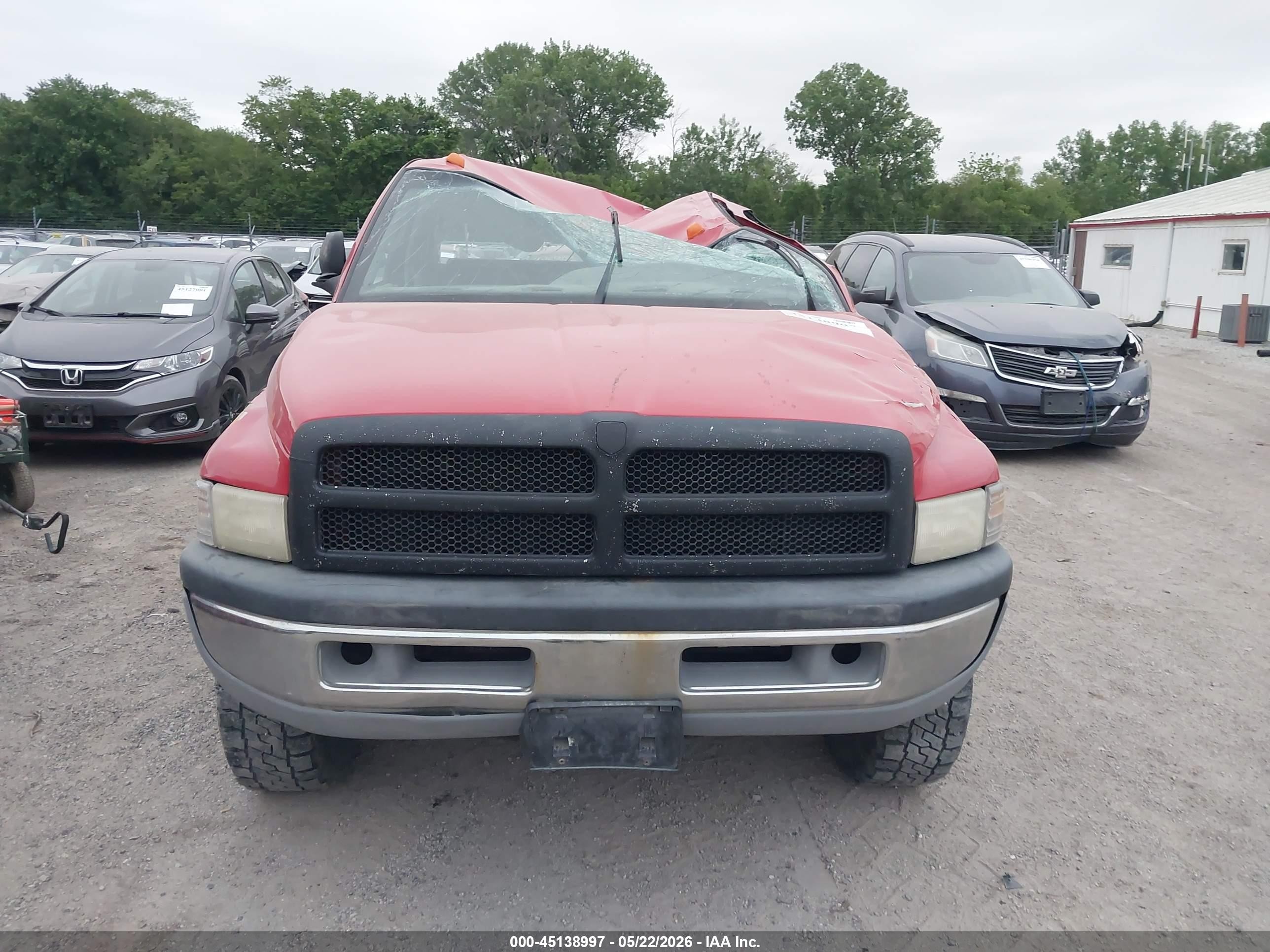 1998 Dodge Ram 2500 St Red vin: 1B7KF23Z4WJ236652