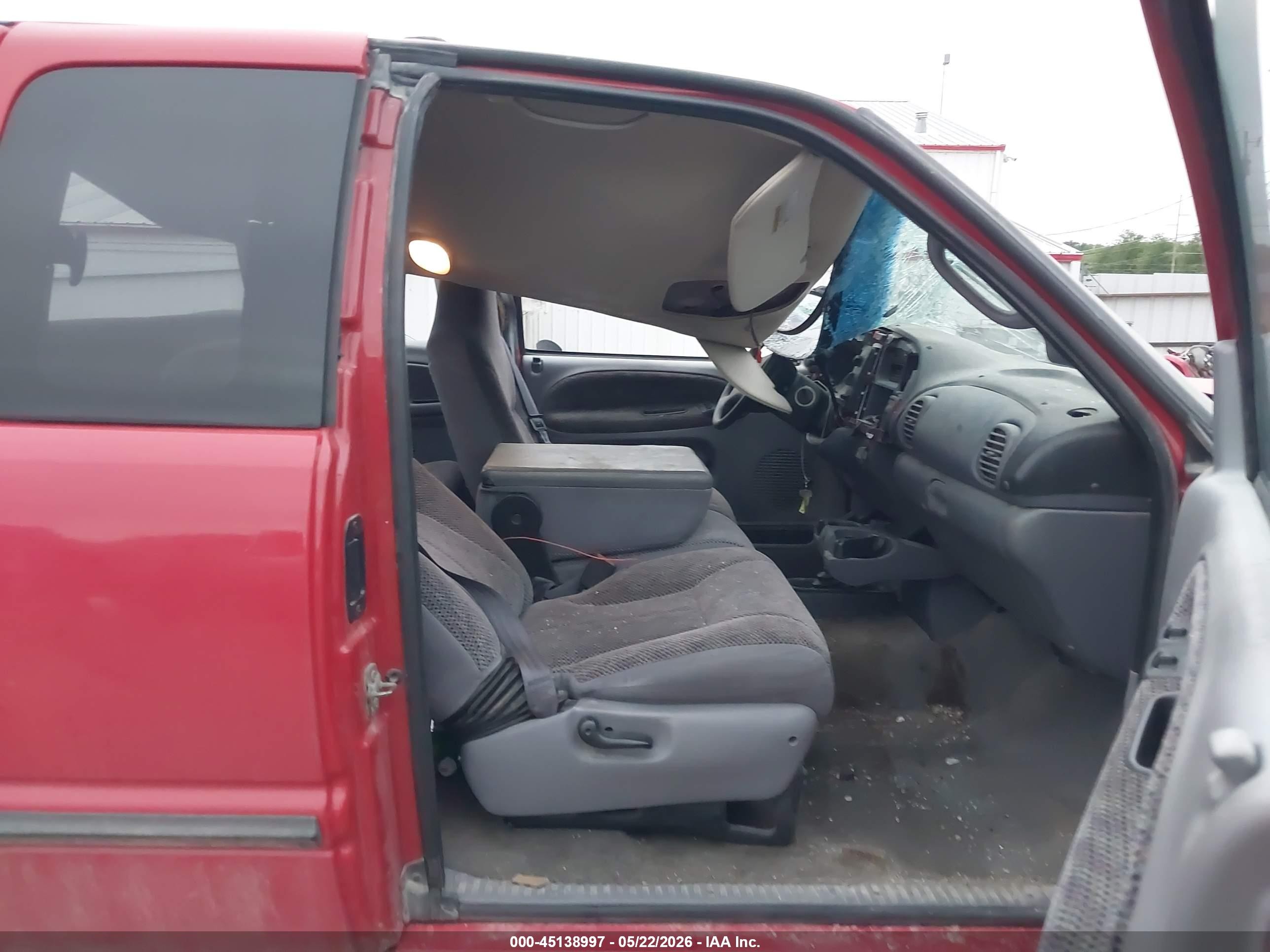 1998 Dodge Ram 2500 St Red vin: 1B7KF23Z4WJ236652