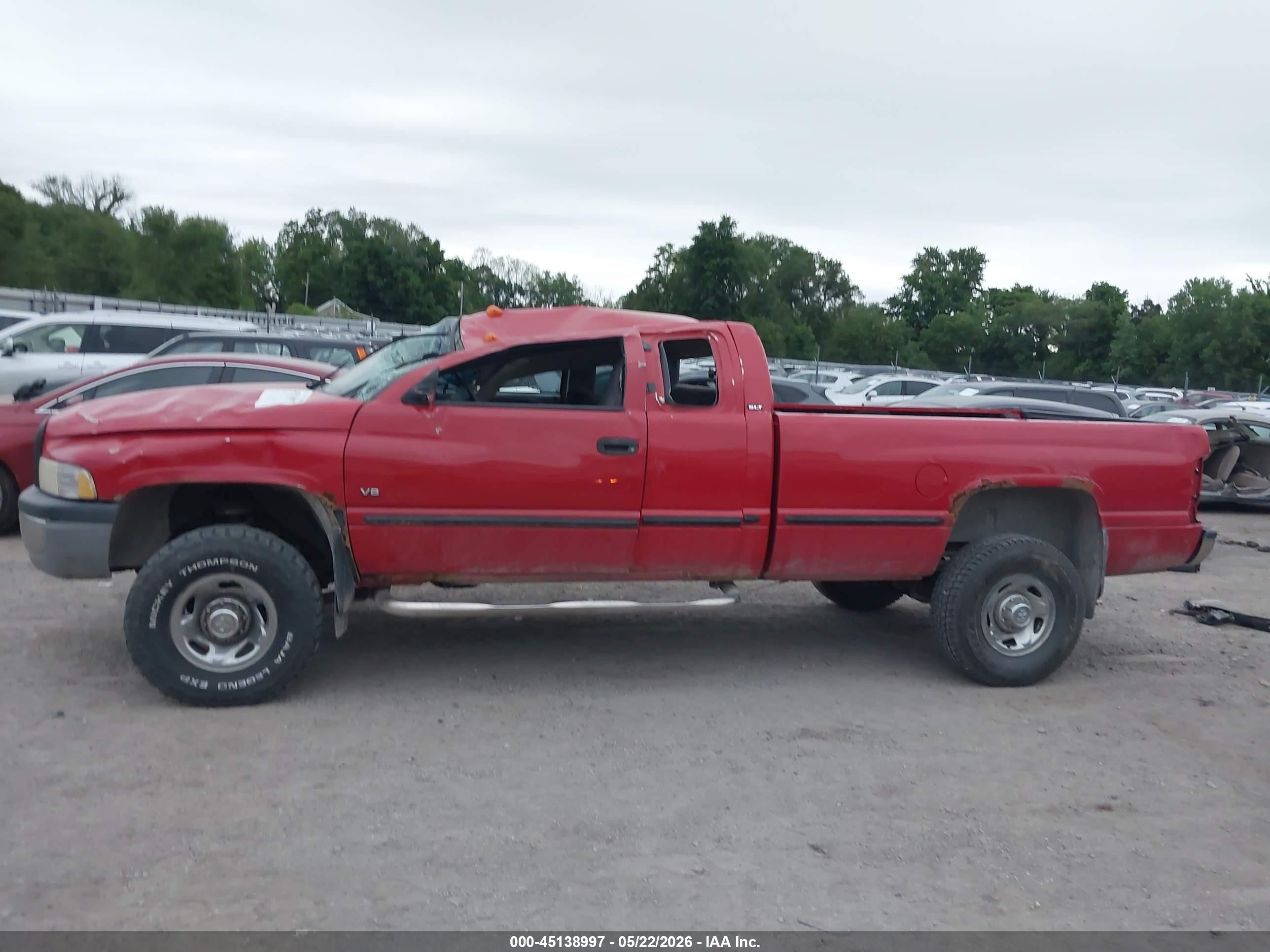1998 Dodge Ram 2500 St Red vin: 1B7KF23Z4WJ236652
