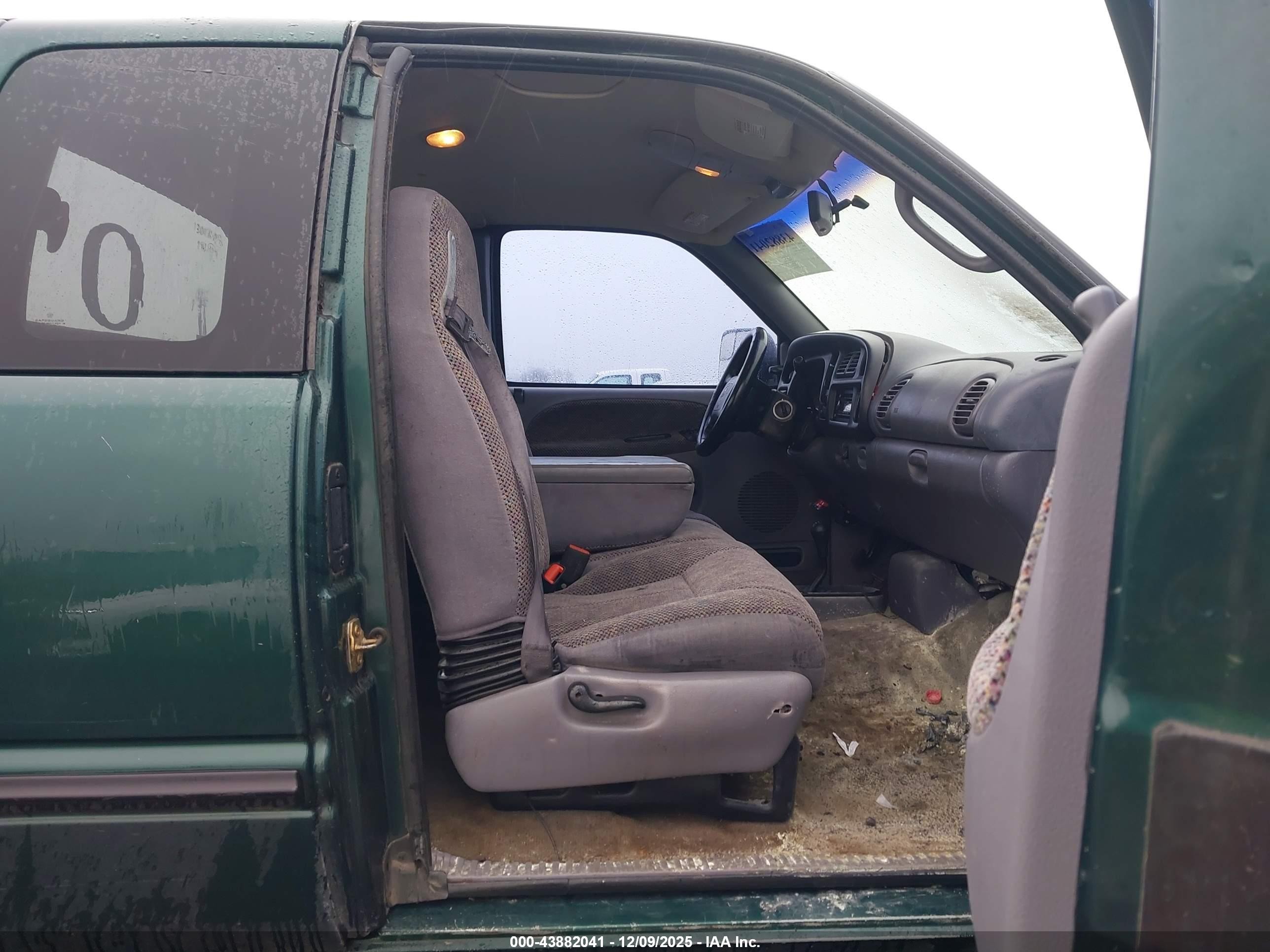 2000 Dodge Ram 2500 St Green vin: 1B7KF23Z8YJ118171