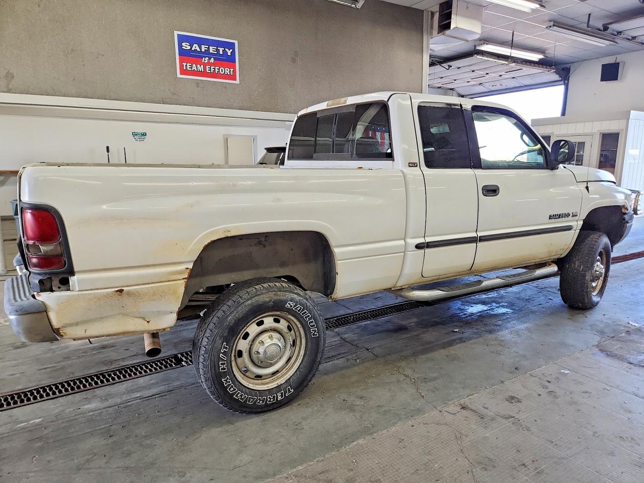 2001 Dodge Ram 2500 White vin: 1B7KF23Z91J213442