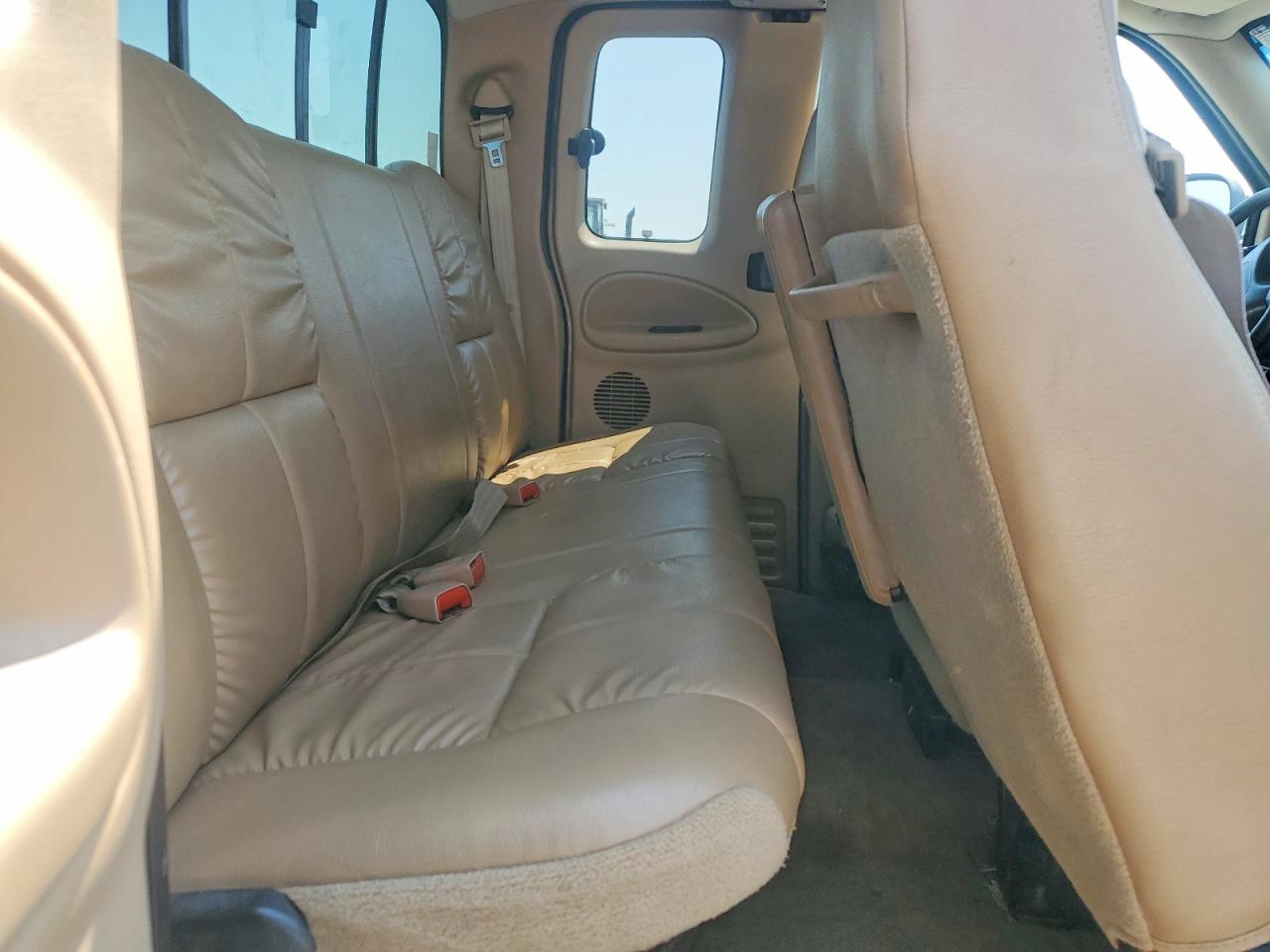 2000 Dodge Ram 2500 Желто-коричневый vin: 1B7KF23Z9YJ155391