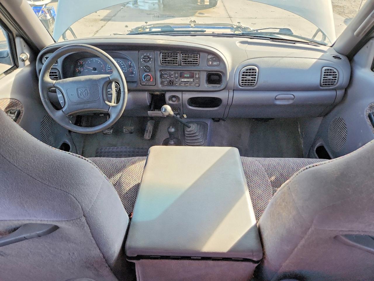 1999 Dodge Ram 2500 Silver vin: 1B7KF23ZXXJ606715