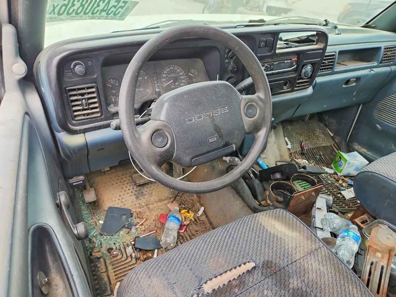 1996 Dodge Ram 2500 Белый vin: 1B7KF26CXTJ112839